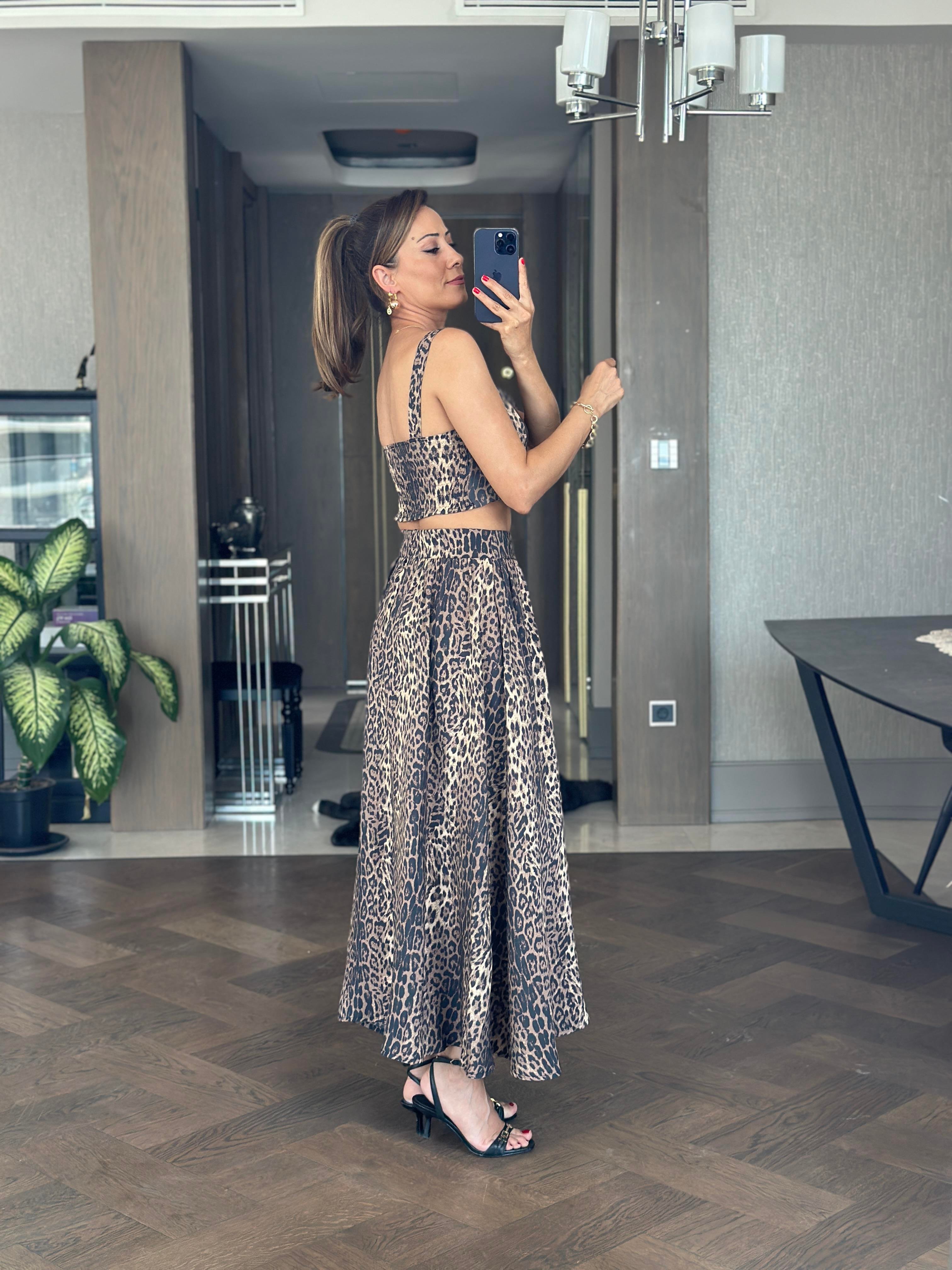 Kahverengi Leopar Arkası Gipeli Crop Bluz Etek Kadın Takım