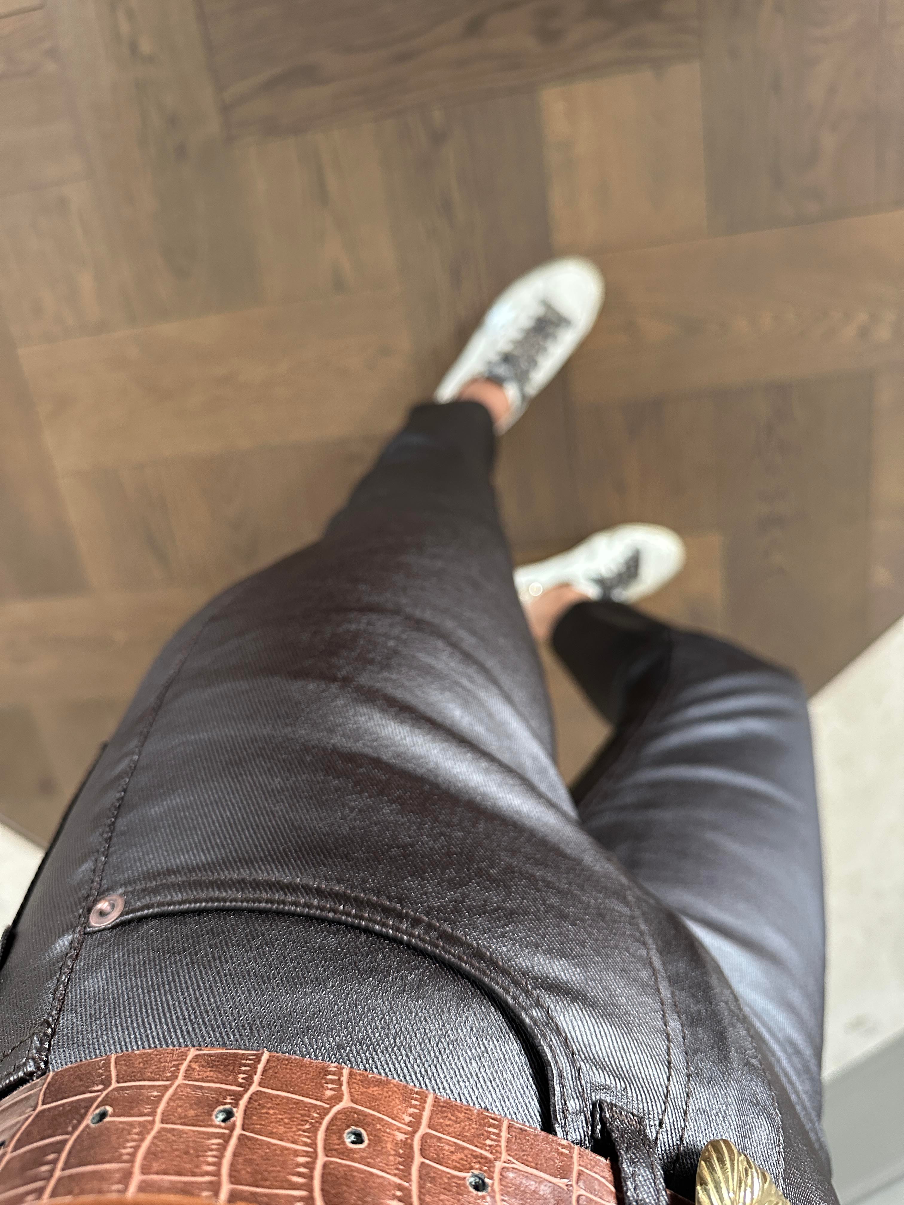 Kahverengi Mumlu Paçası Dikişli Marka Model Kadın Jean Pantolon