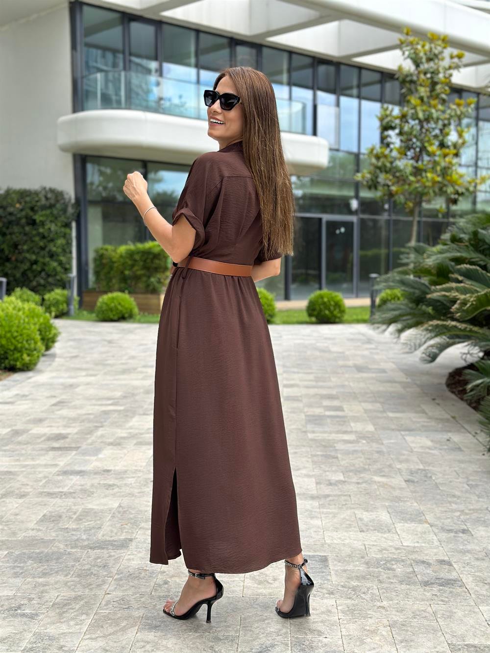 Kahverengi Ön Ve Arka Pileli Kısa Kol Kemerli Kadın Gömlek Elbise