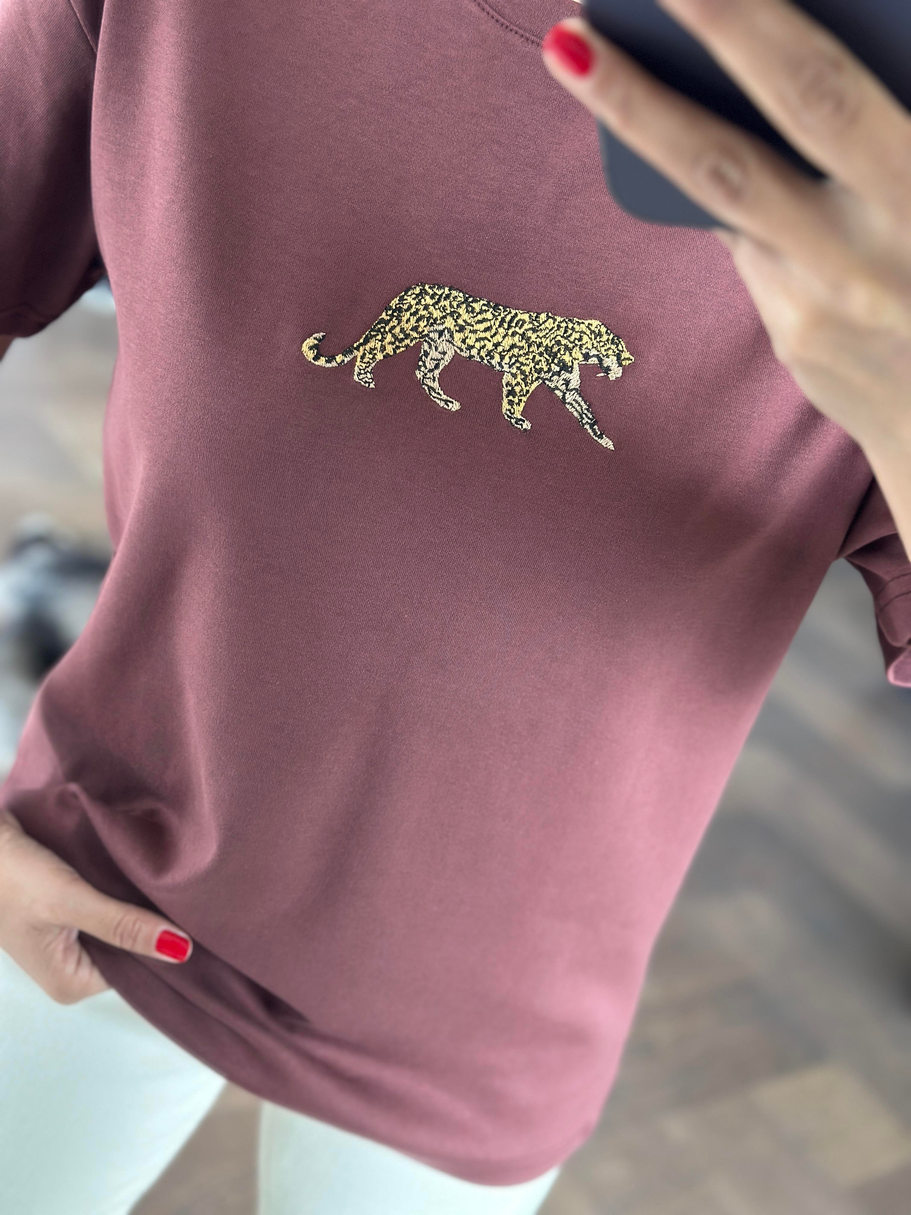 Kahverengi Önü Kaplan Nakışlı Bisiklet Yaka  Kadın T-Shirt