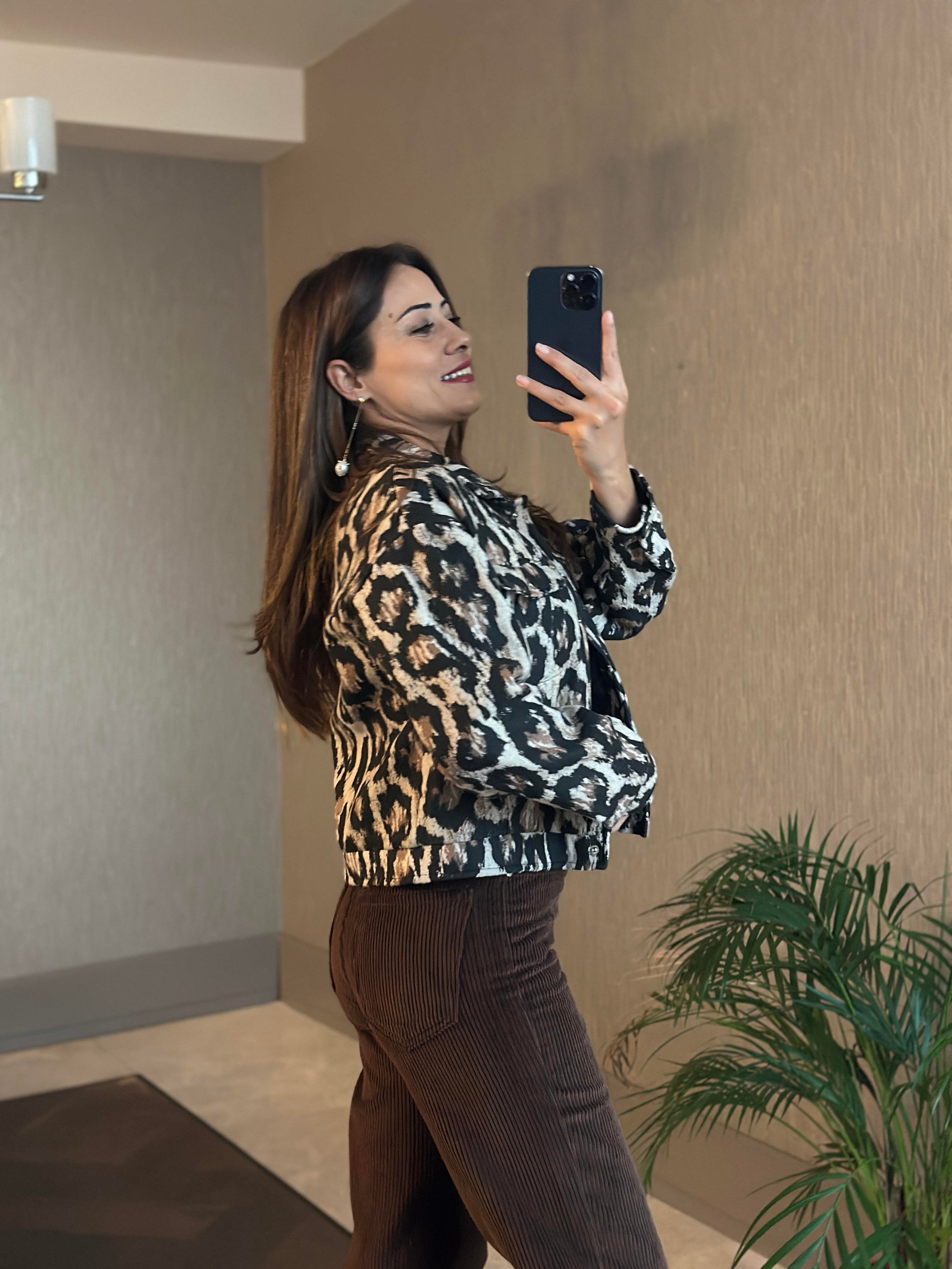 Kahverengi Siyah Leopar Desenli Çıtçıt Düğmeli Kadın Kaşe Ceket