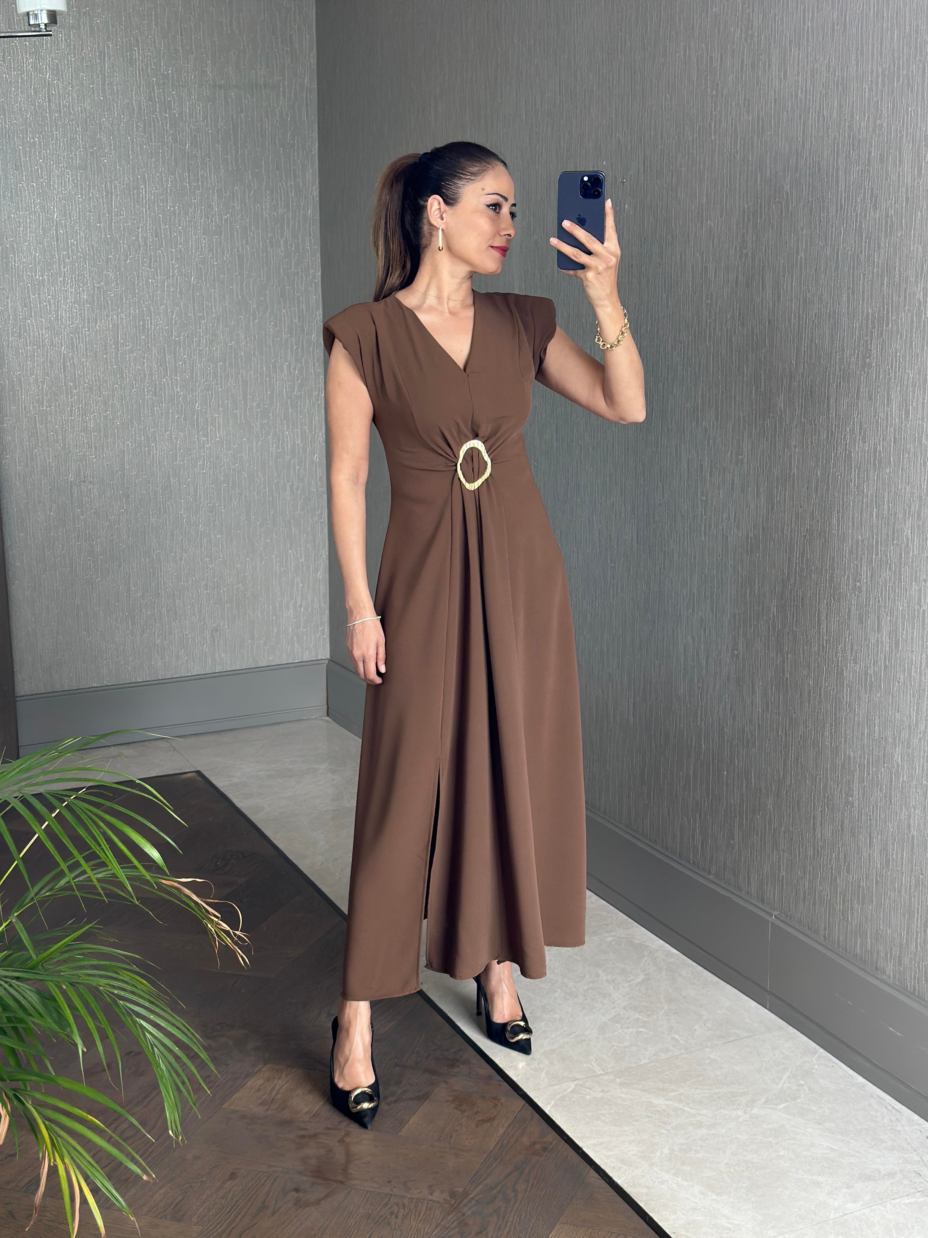 Kahverengi Vatkalı V Yaka Önü Tokalı Kadın Midiboy Elbise