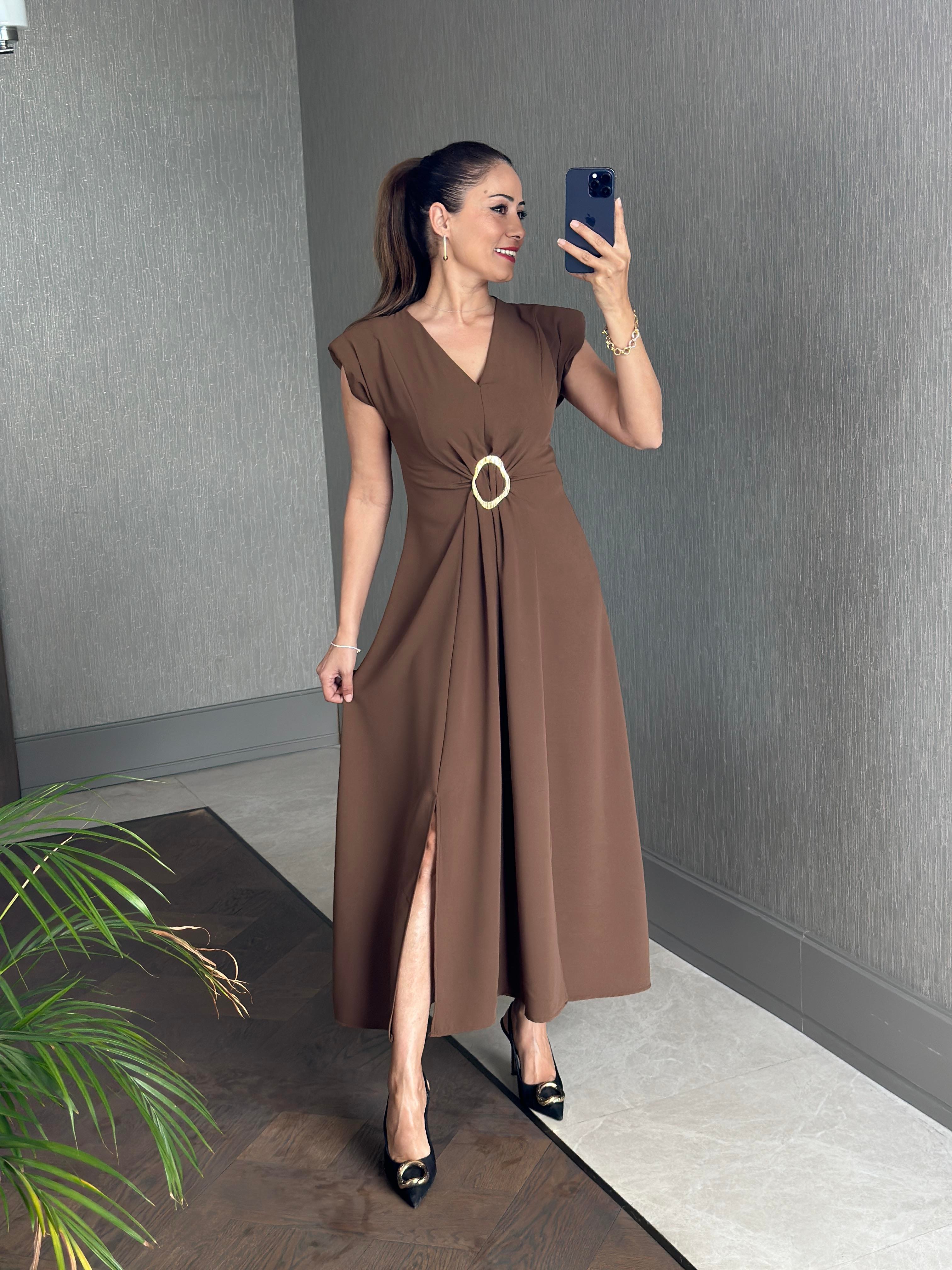 Kahverengi Vatkalı V Yaka Önü Tokalı Kadın Midiboy Elbise