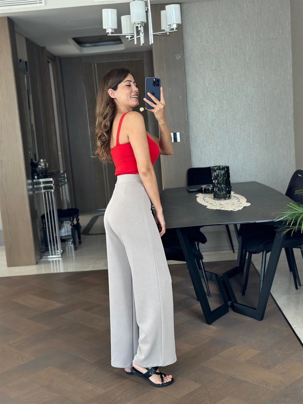 Kırmızı Askılı Kalp Yaka Triko Kadın Crop Atlet