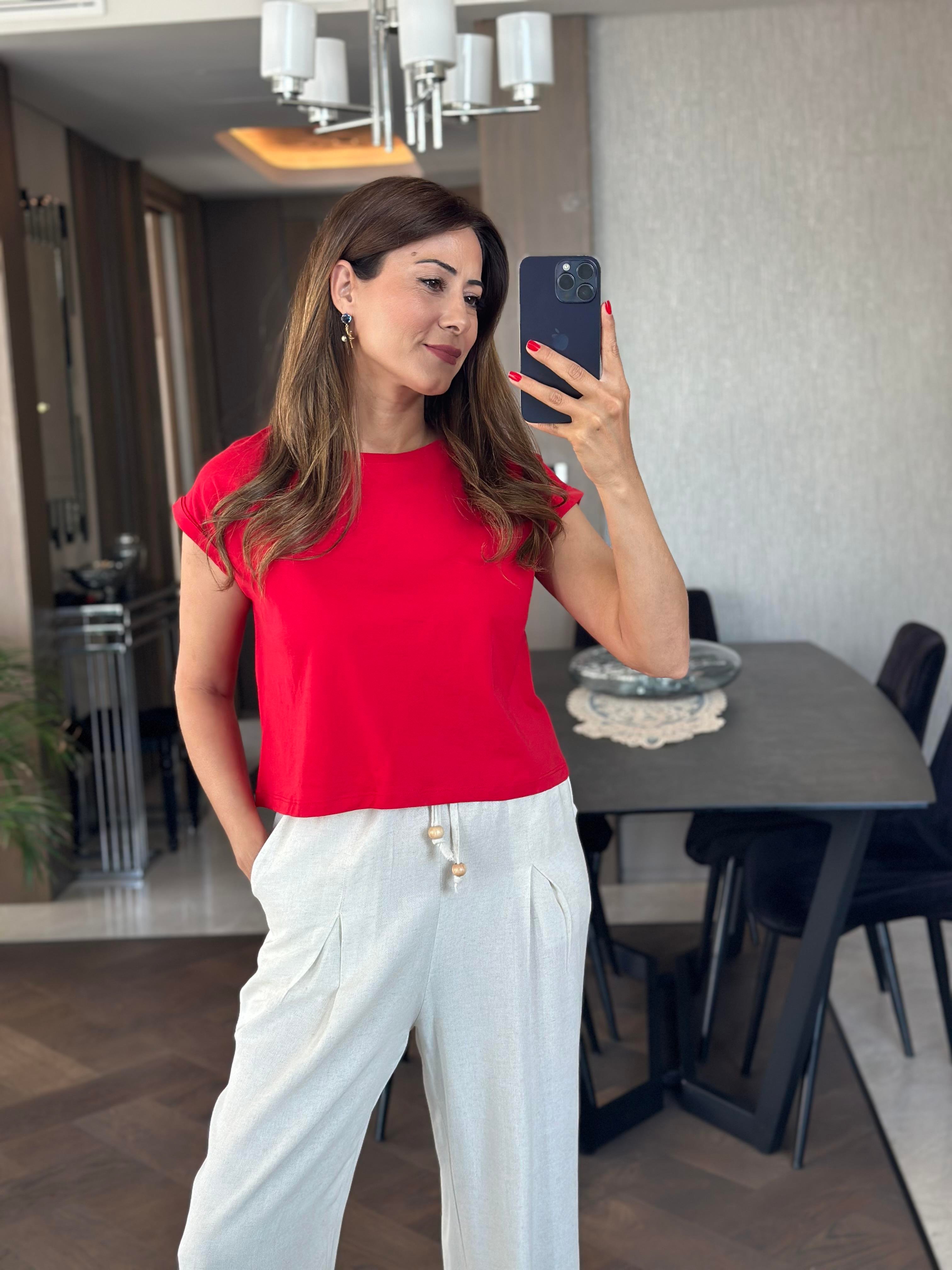 Kırmızı Bisiklet Yaka Basic Top Kadın Crop T-Shirt