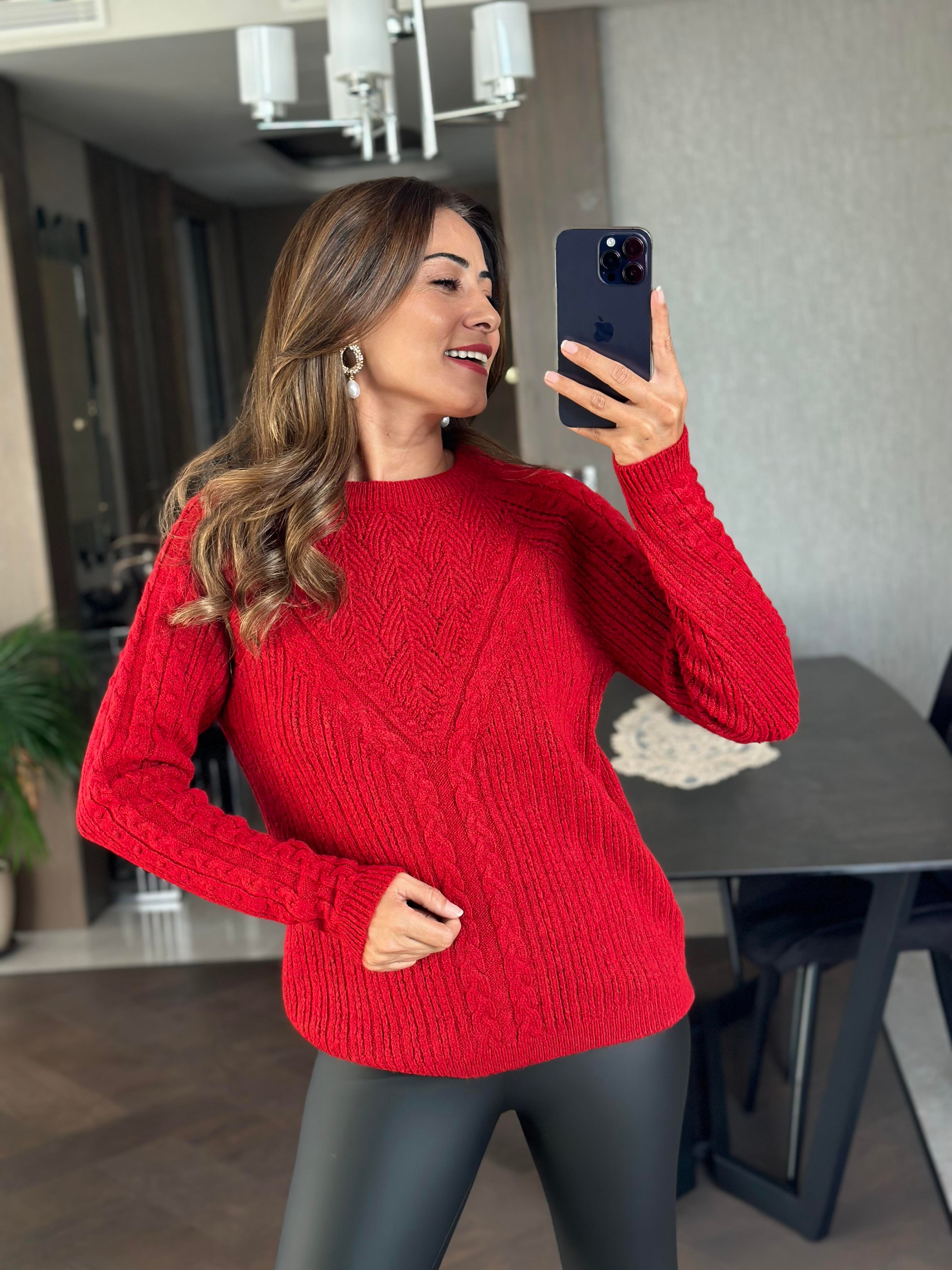 Kırmızı Bisiklet Yaka Küçük Ponpon Detaylı Kadın Triko Kazak