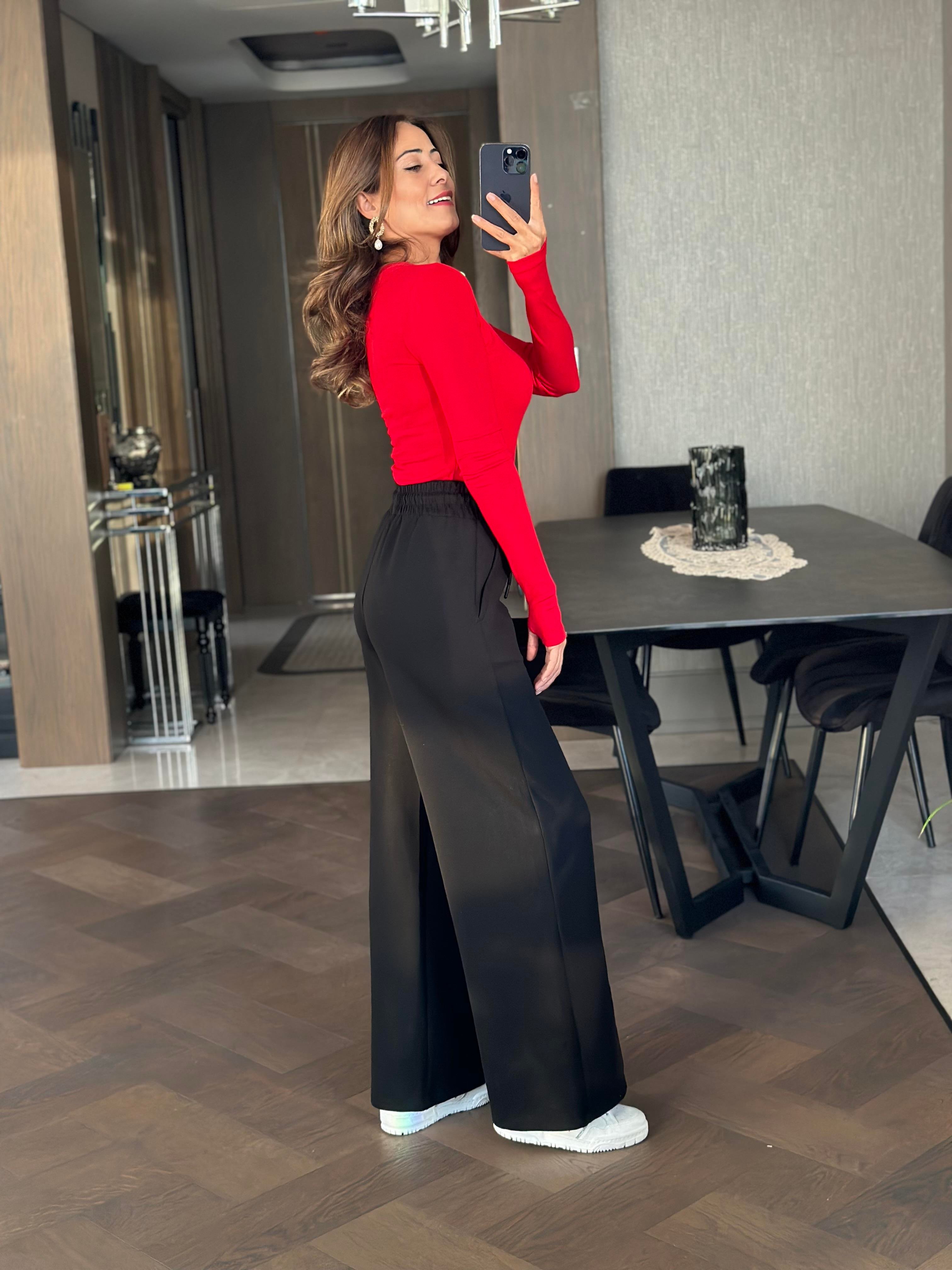 Kırmızı Parmak Detay Bisiklet Yaka Yumoş Kadın Body