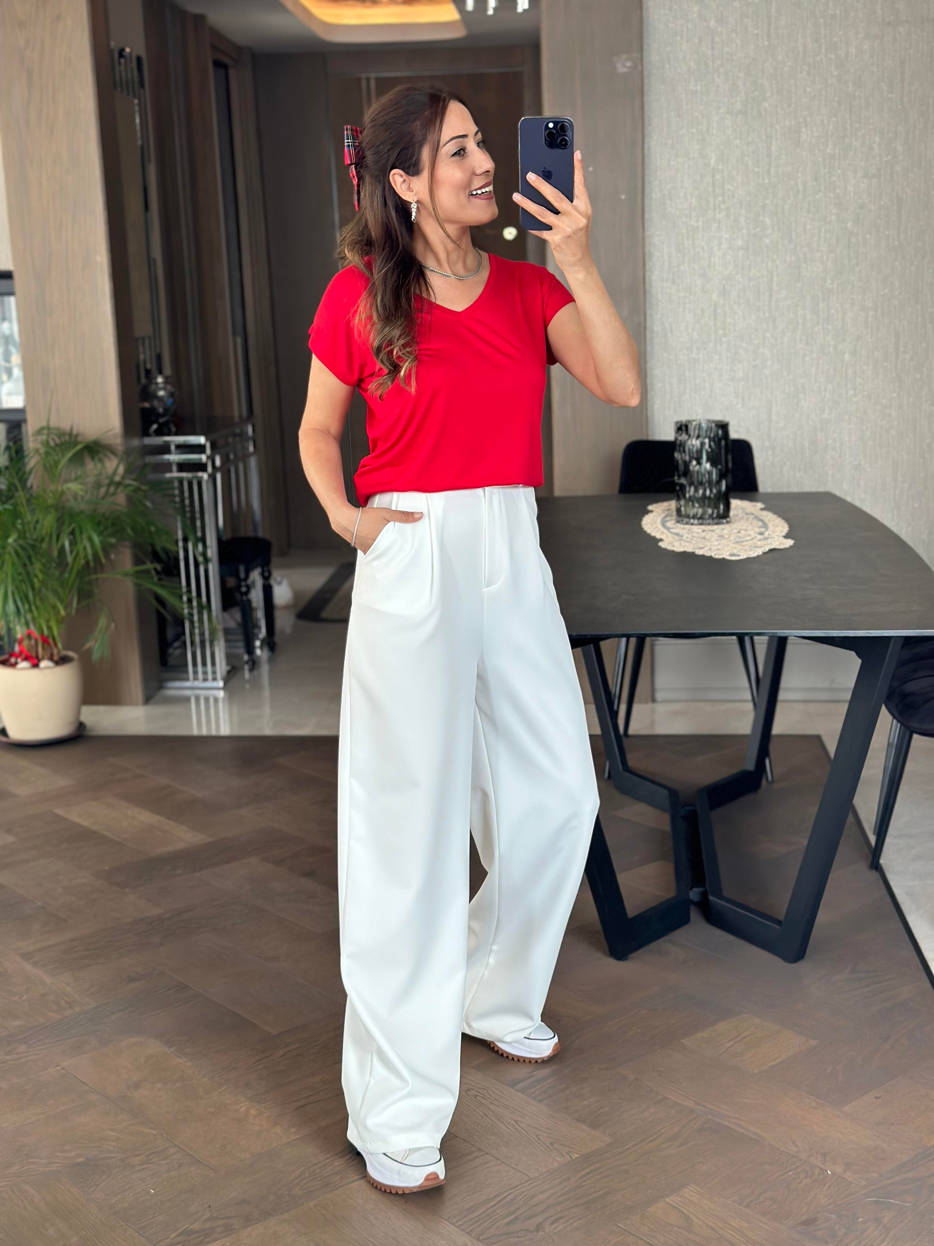 Kırmızı V Yaka Kısa Yarasa Kol Basic Kadın T-Shirt