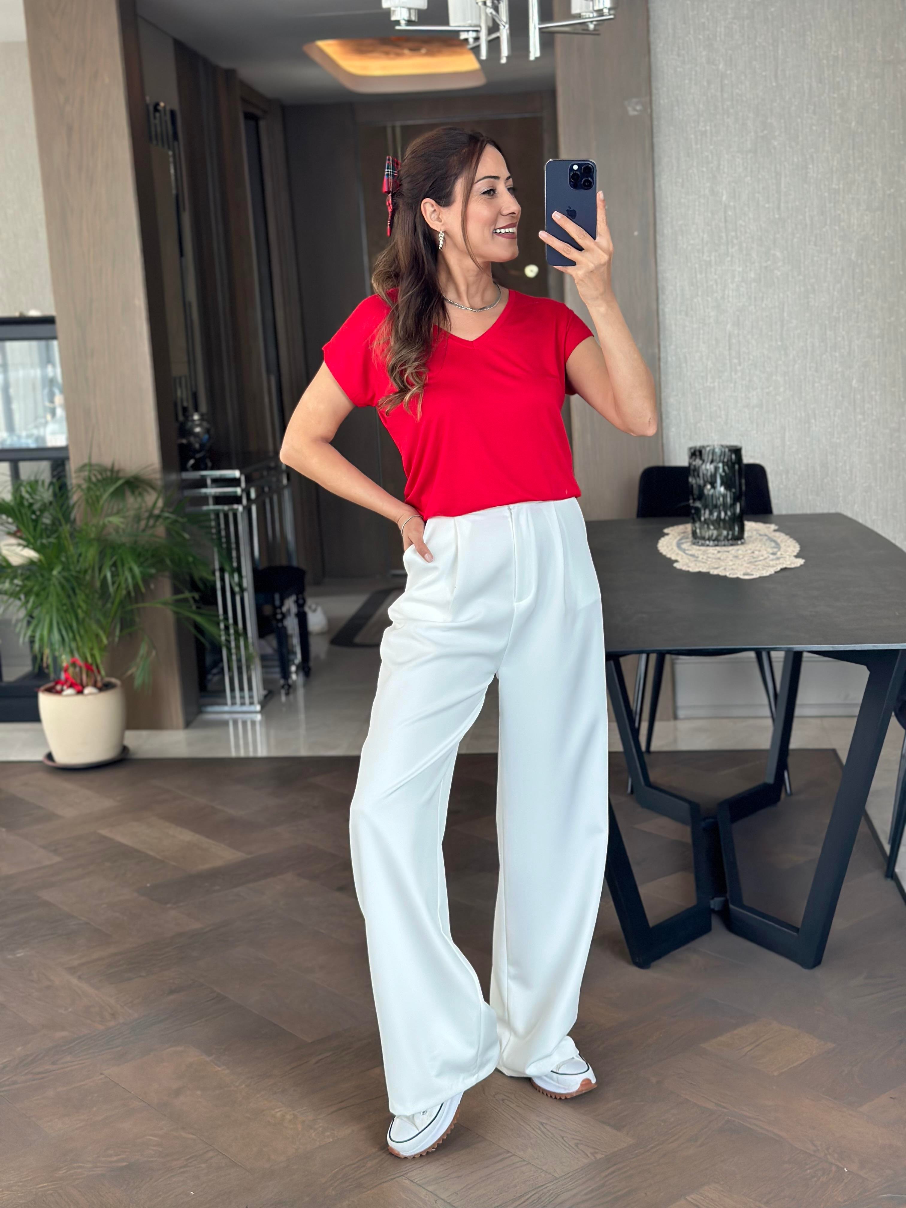 Kırmızı V Yaka Kısa Yarasa Kol Basic Kadın T-Shirt