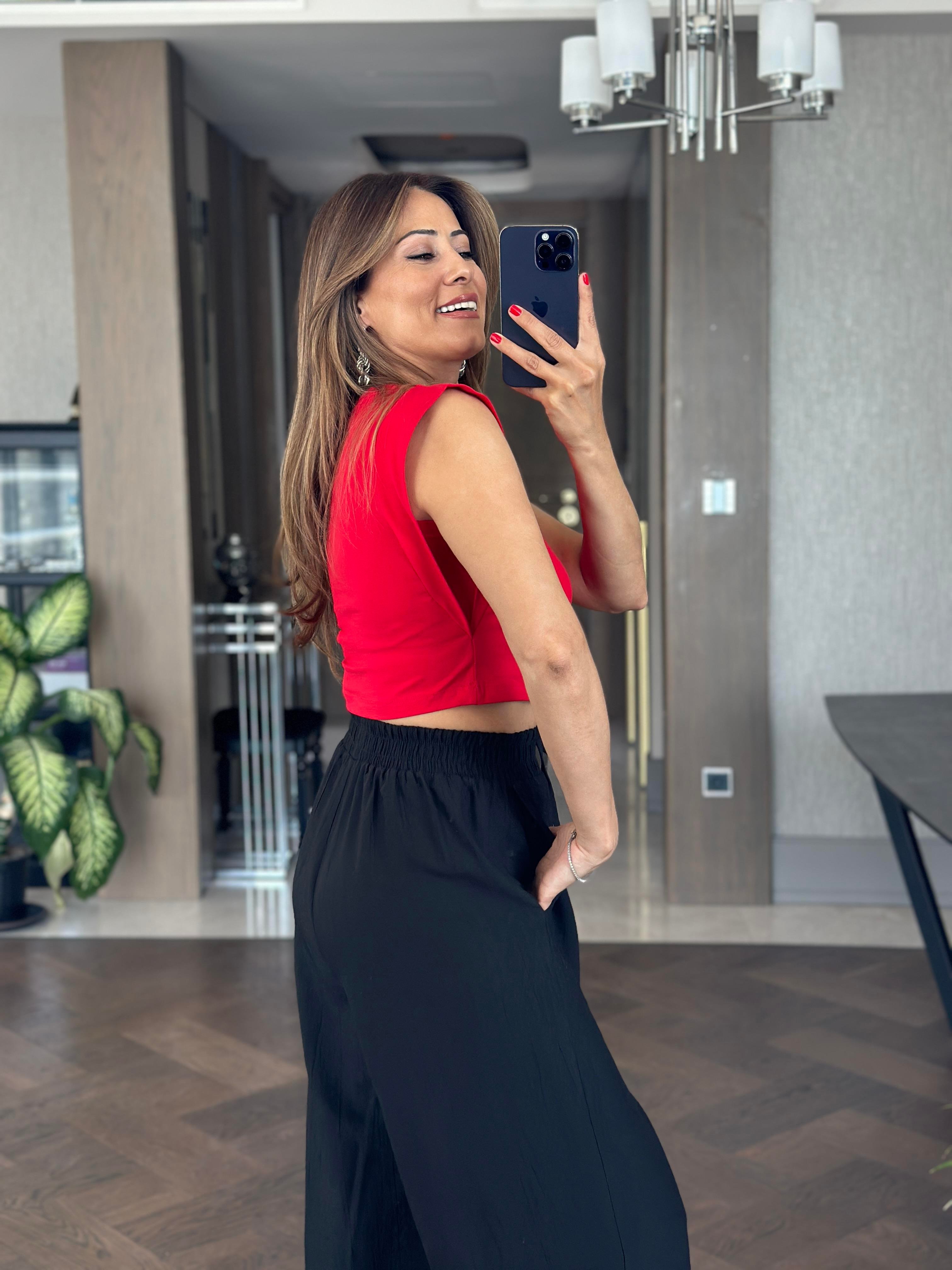 Kırmızı Vatka Görünümlü Sıfır Kol Kadın Crop Body