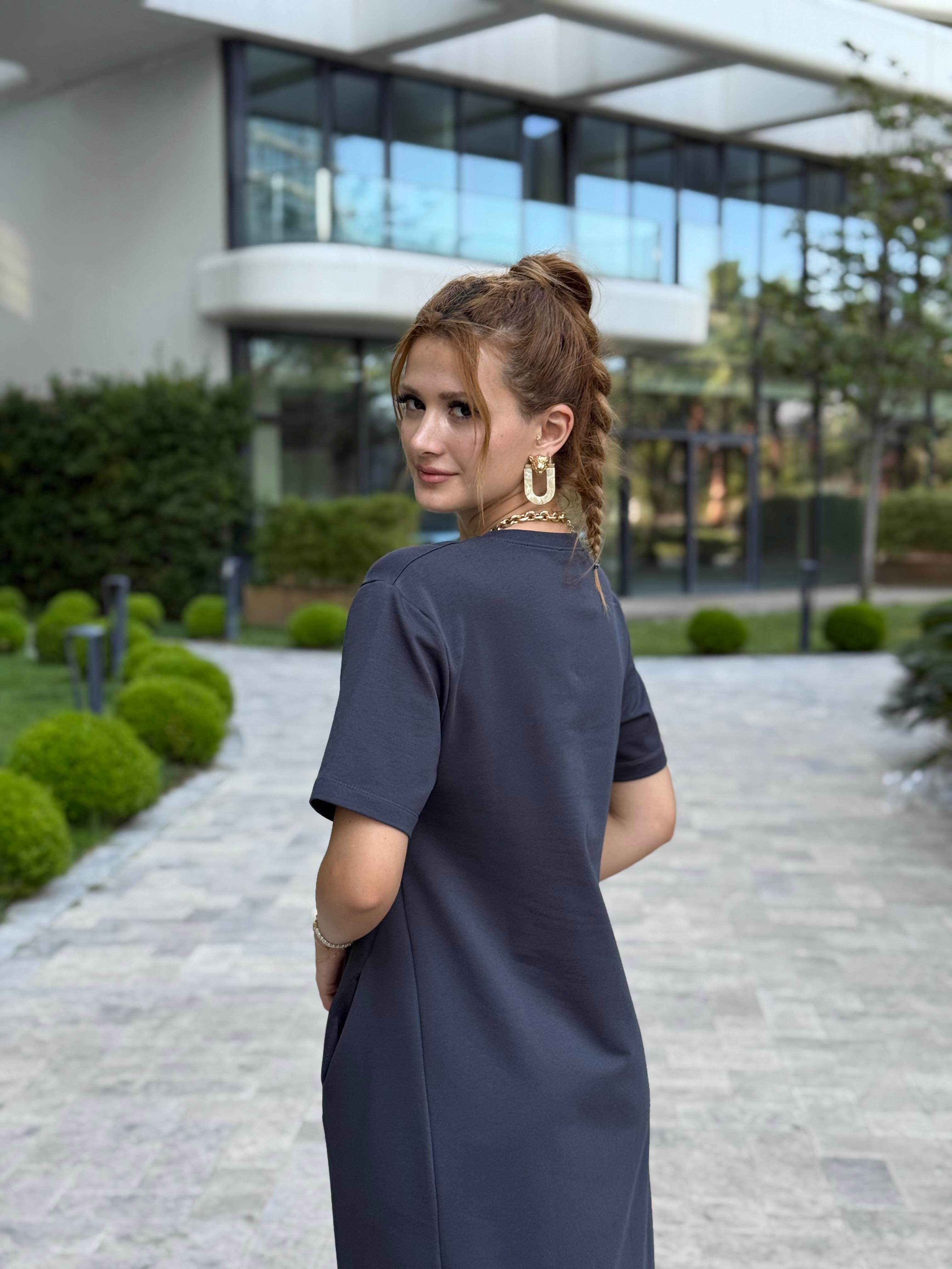 Koyu Antrasit Cepli Taş Kalpli Basic Midi Boy Kadın Elbise