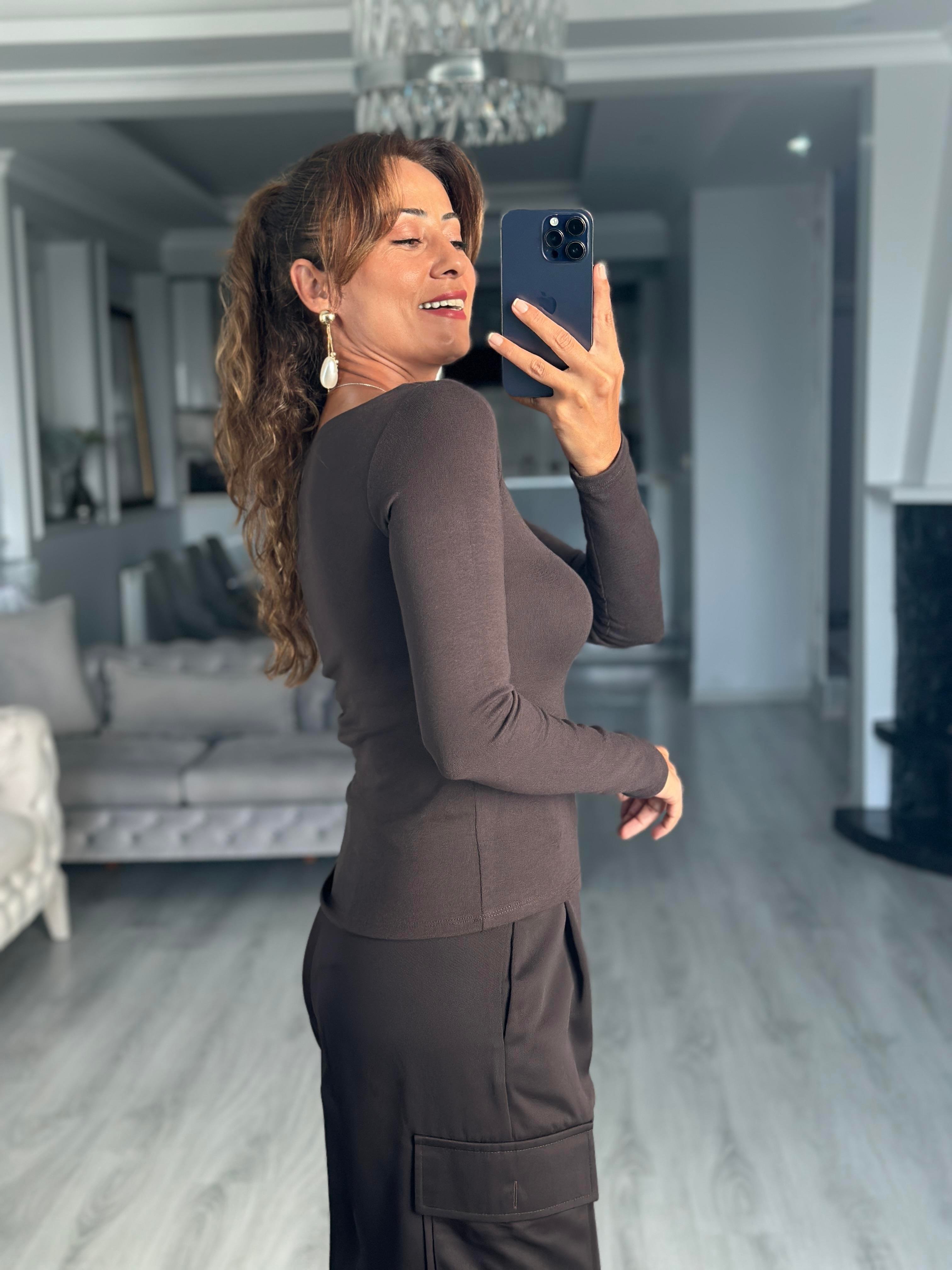 Koyu Kahverengi Kayık Yaka Uzun Kollu Top Kadın Bluz