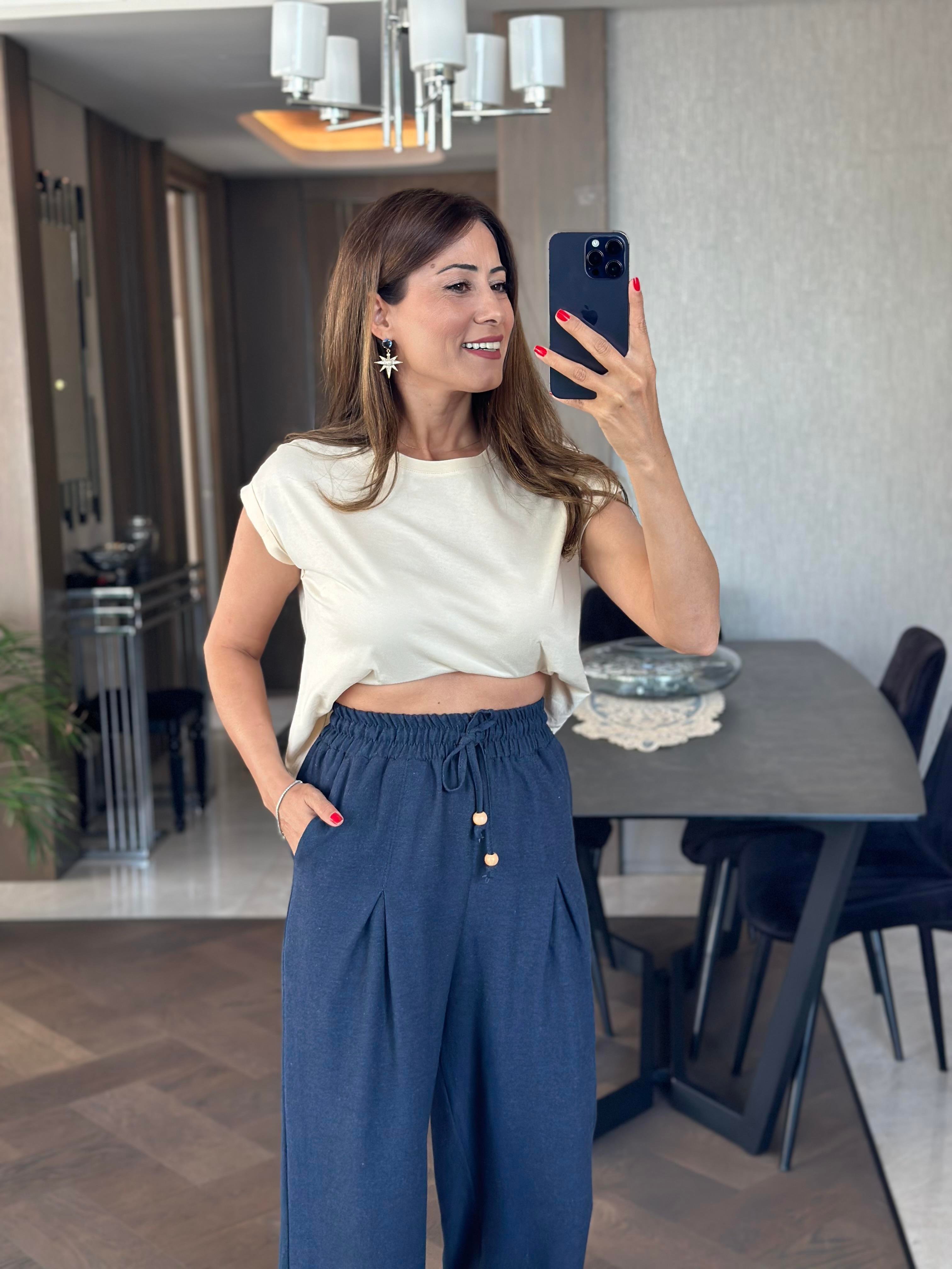 Krem Bisiklet Yaka Basic Top Kadın Crop T-Shirt