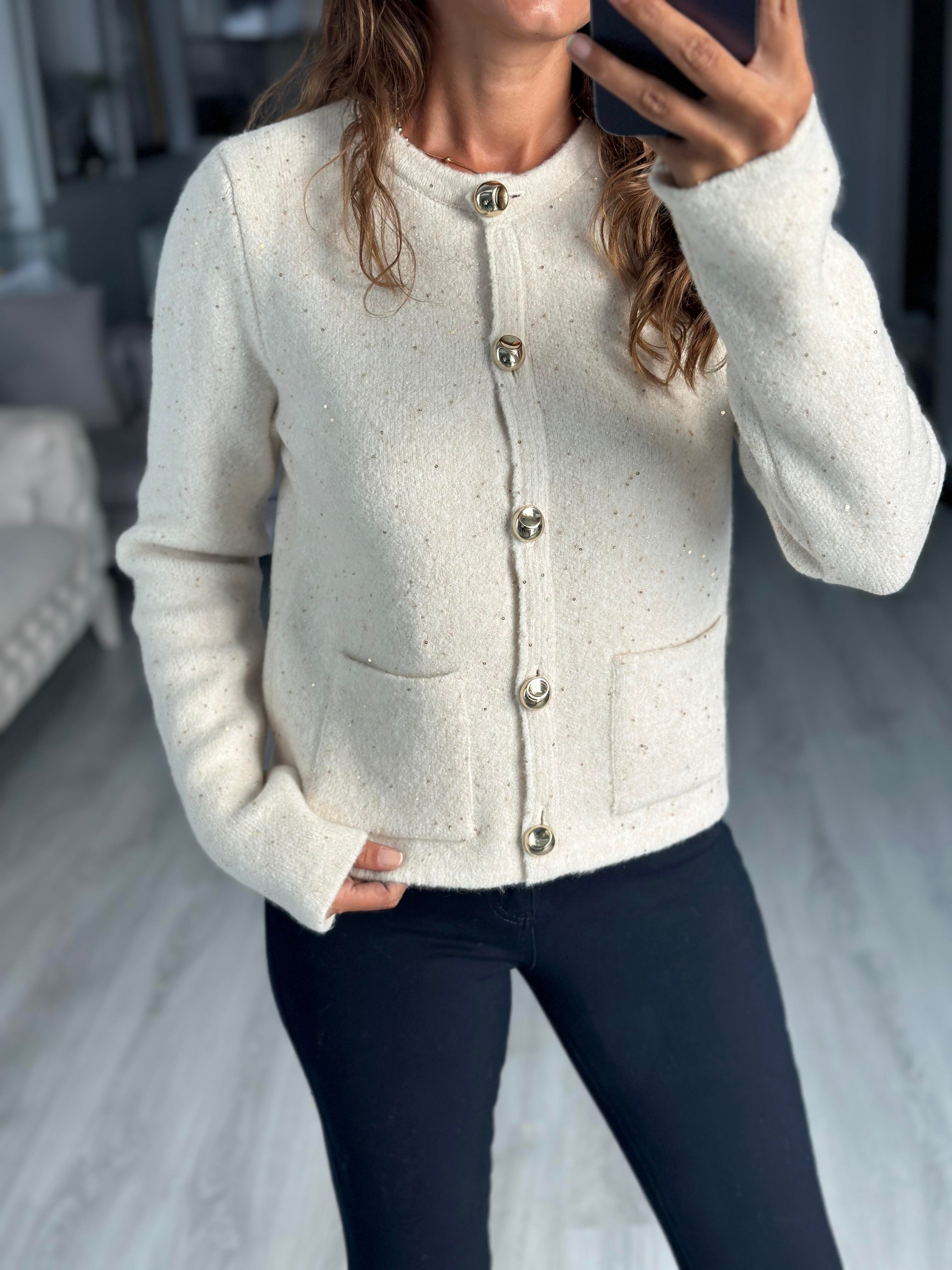 Krem Bisiklet Yaka Düğmeli Pullu Kadın Triko Hırka