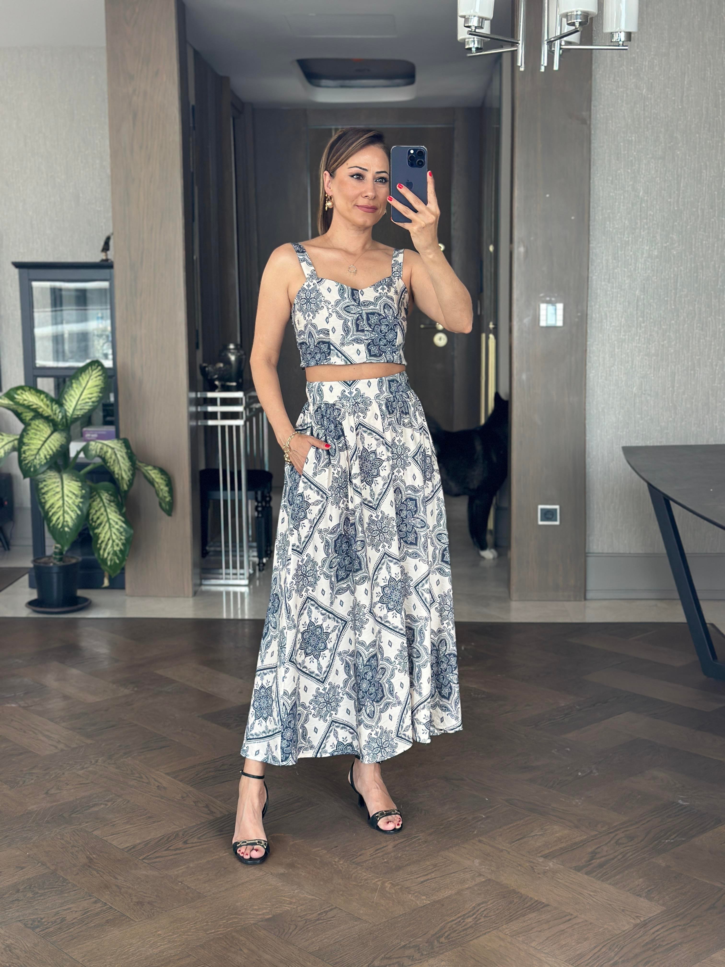 Lacivert Beyaz Desenli Arkası Gipeli Crop Bluz Etek Kadın Takım