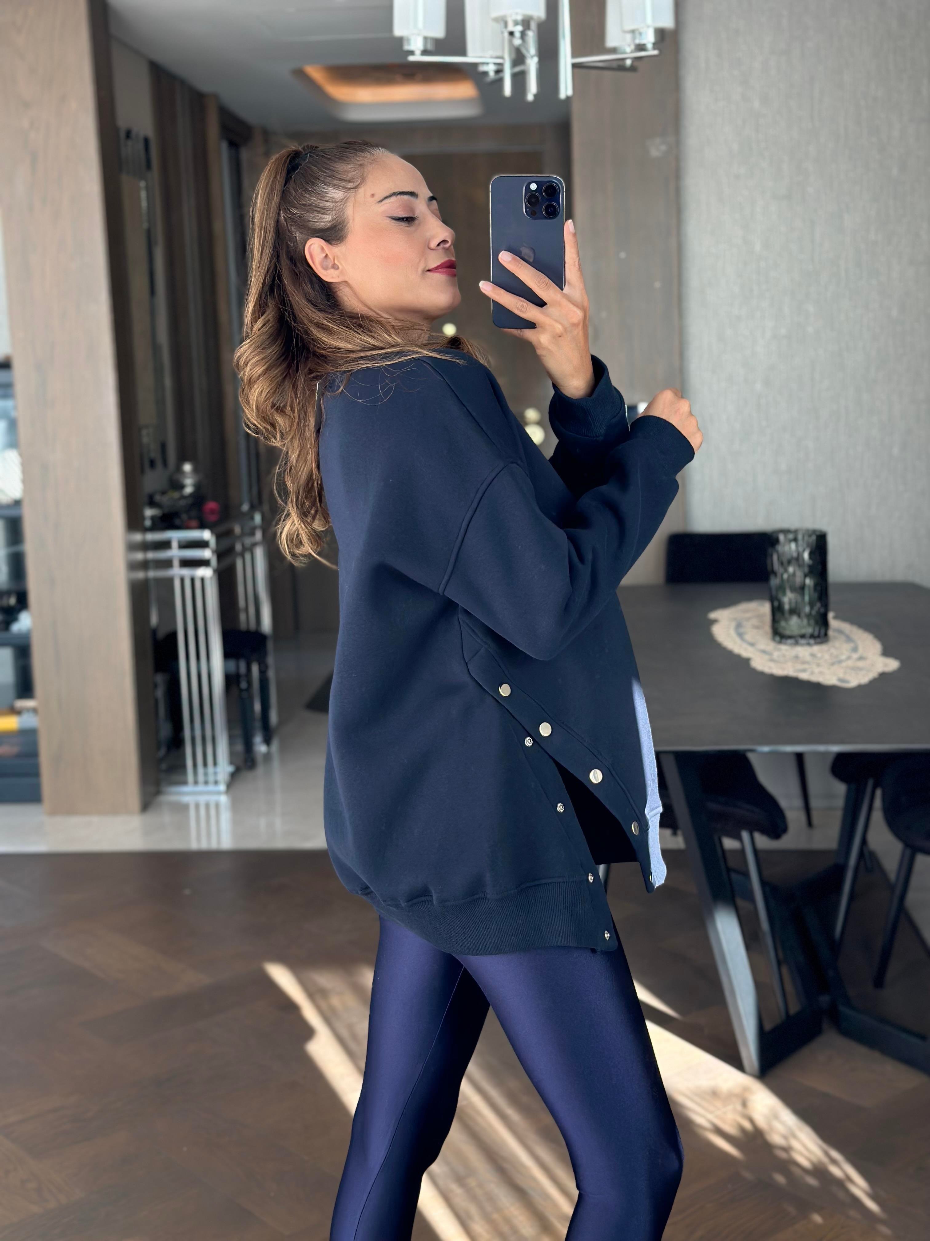 Lacivert Bisiklet Yaka Tek Yanı Çıçıtlı Kadın Sweatshirt