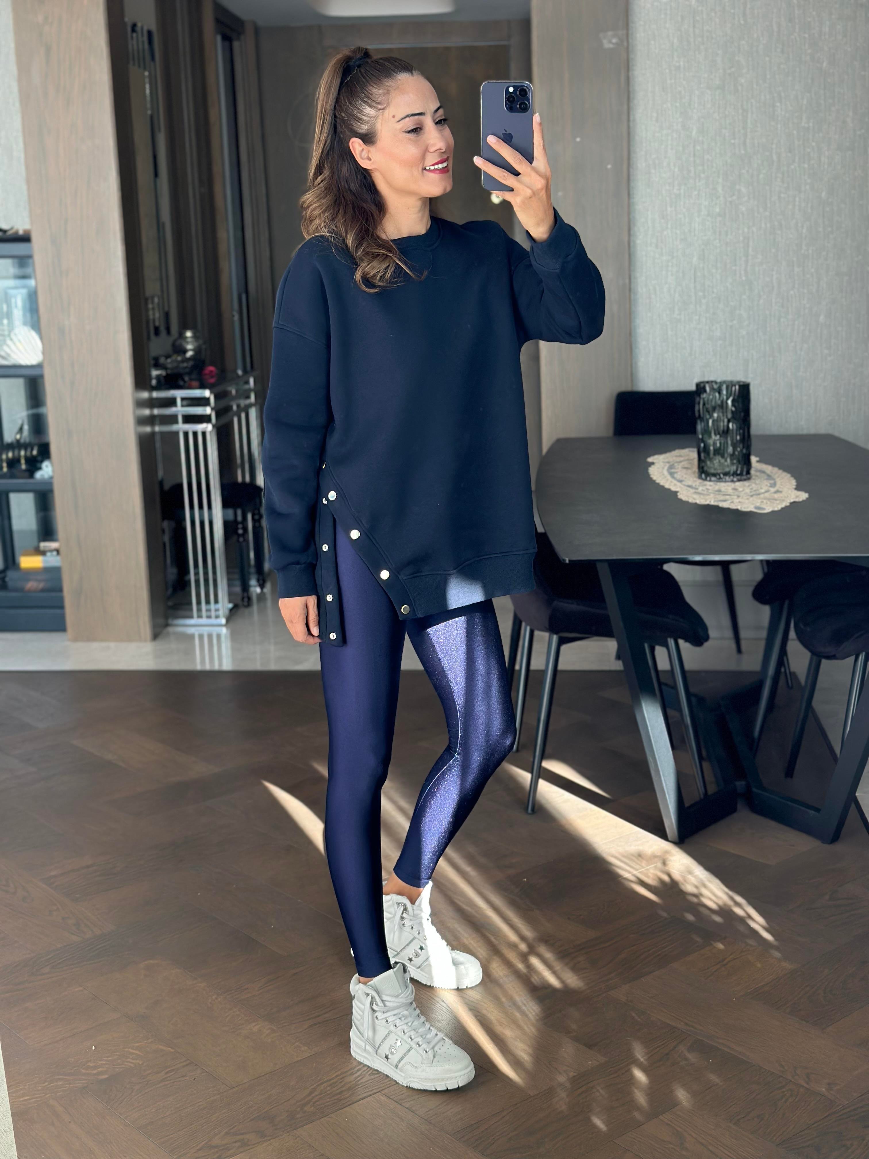 Lacivert Bisiklet Yaka Tek Yanı Çıçıtlı Kadın Sweatshirt