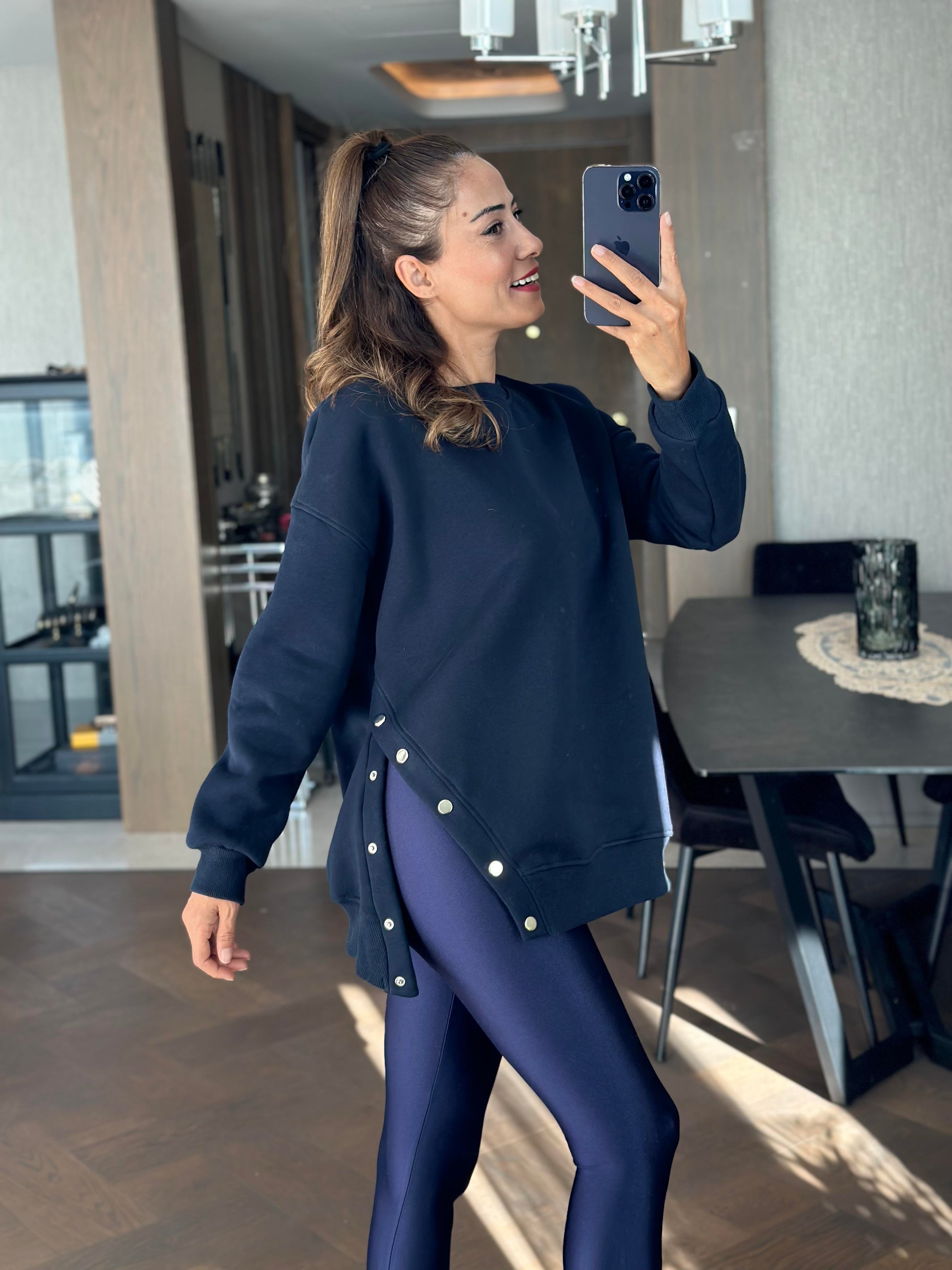 Lacivert Bisiklet Yaka Tek Yanı Çıçıtlı Kadın Sweatshirt