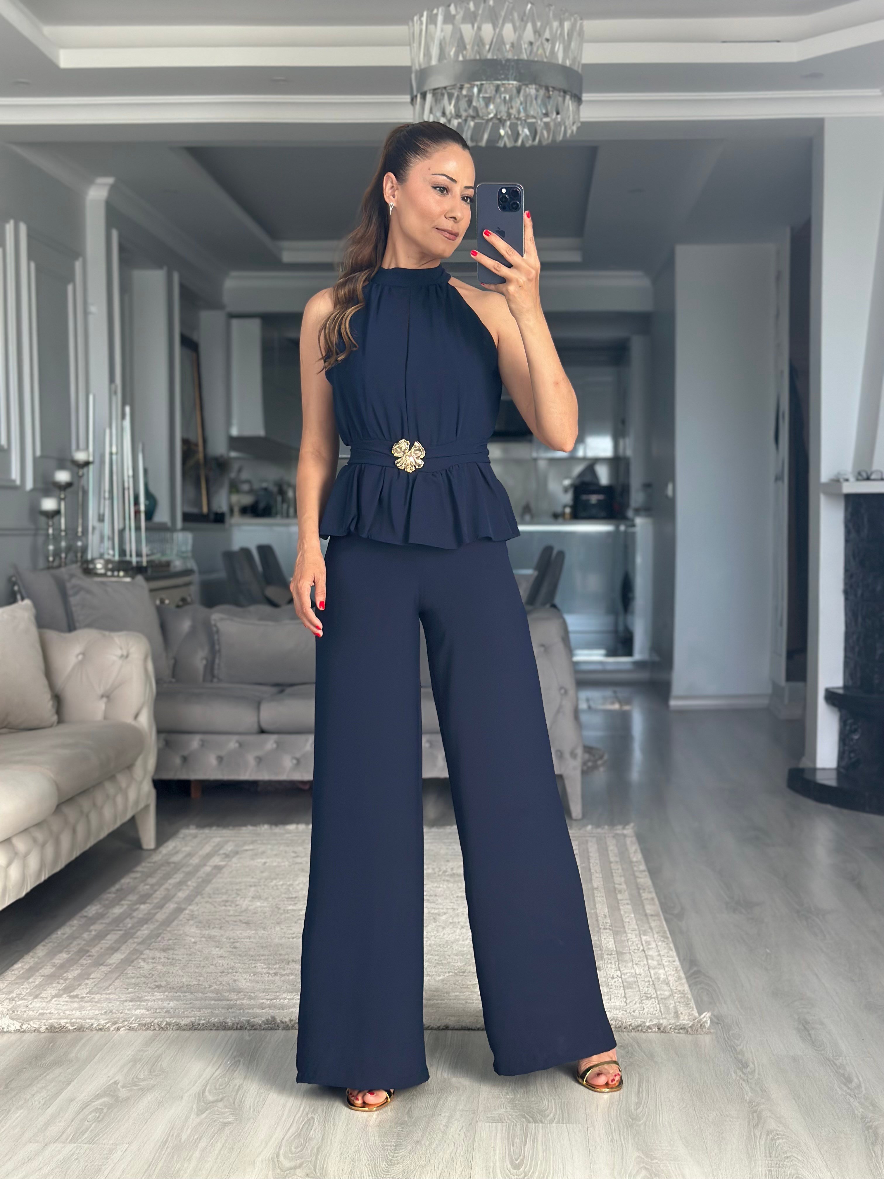 Lacivert Halter Yaka Beli Broşlu Kadın Tulum