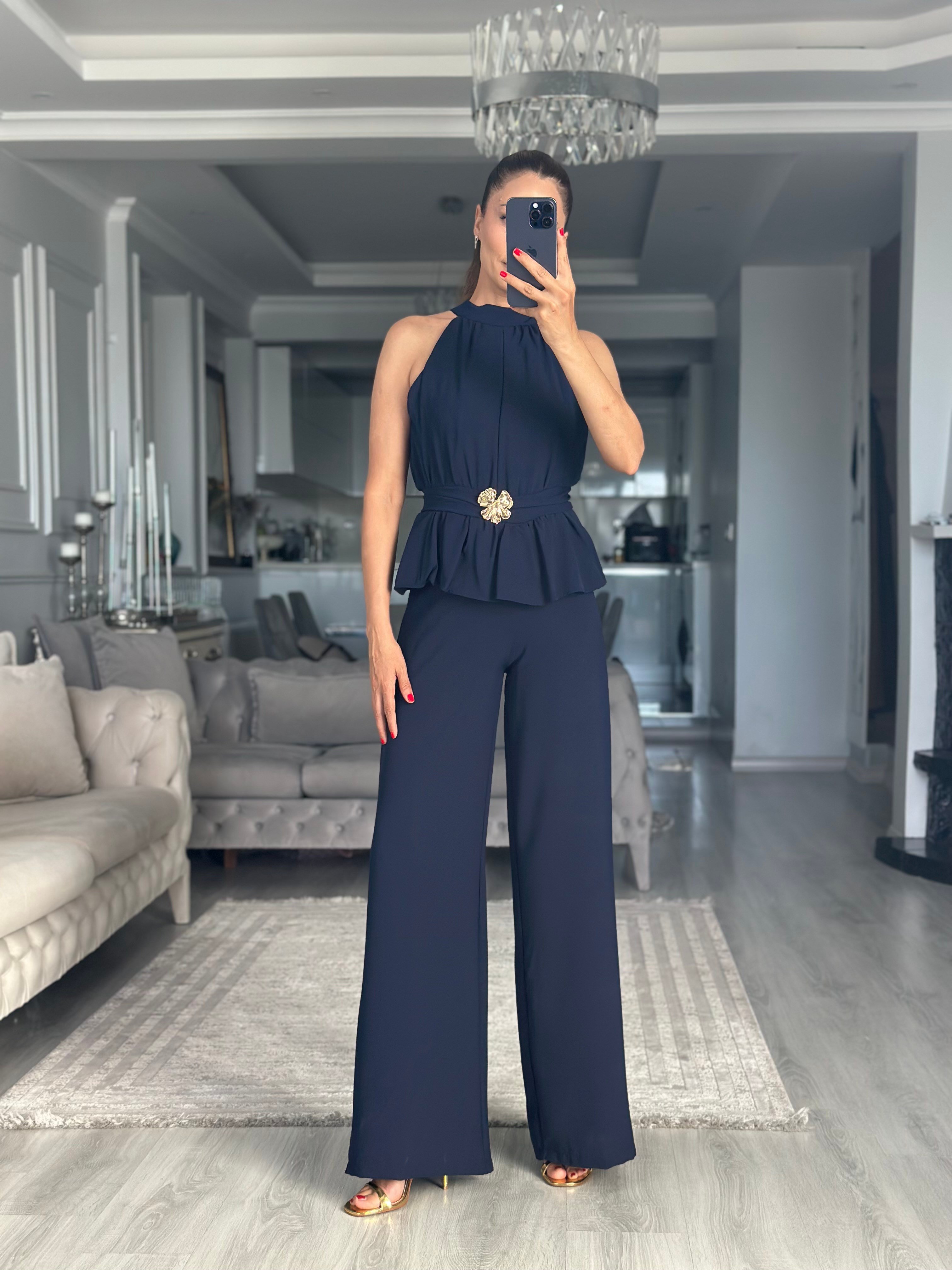 Lacivert Halter Yaka Beli Broşlu Kadın Tulum