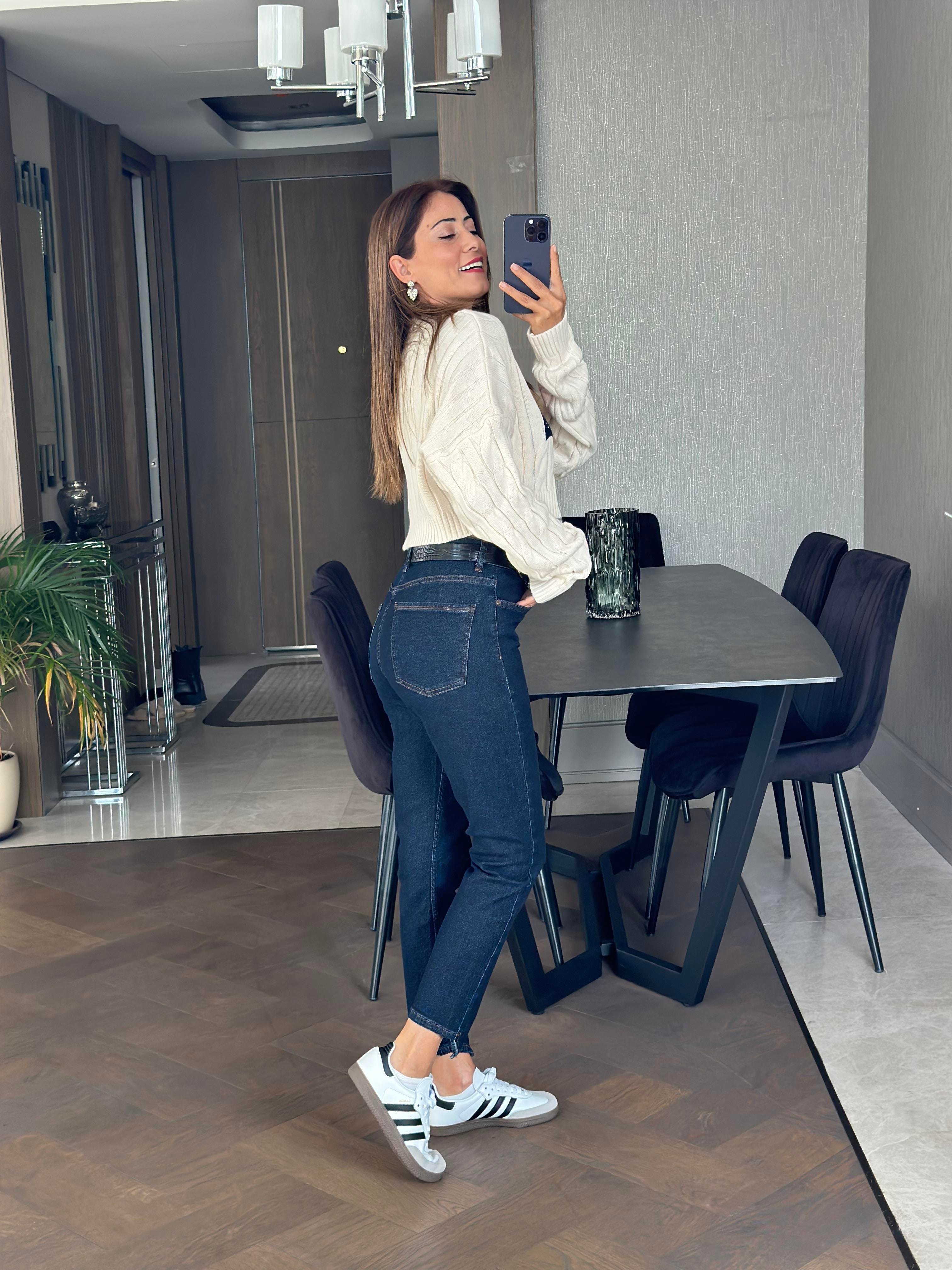 Lacivert Karol Asimetrik Paça Kontrast Naturel Kadın Mom Jean