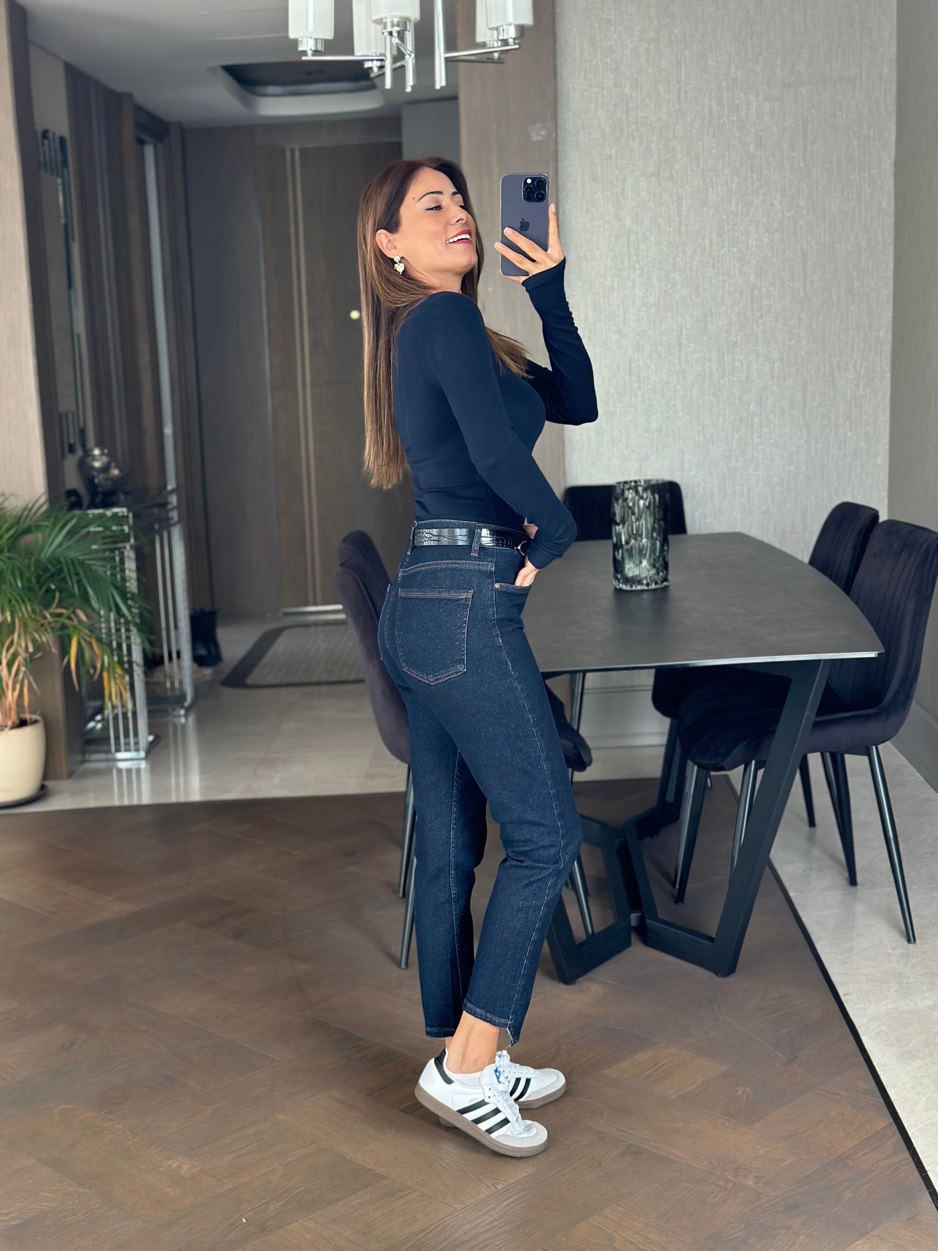 Lacivert Karol Asimetrik Paça Kontrast Naturel Kadın Mom Jean