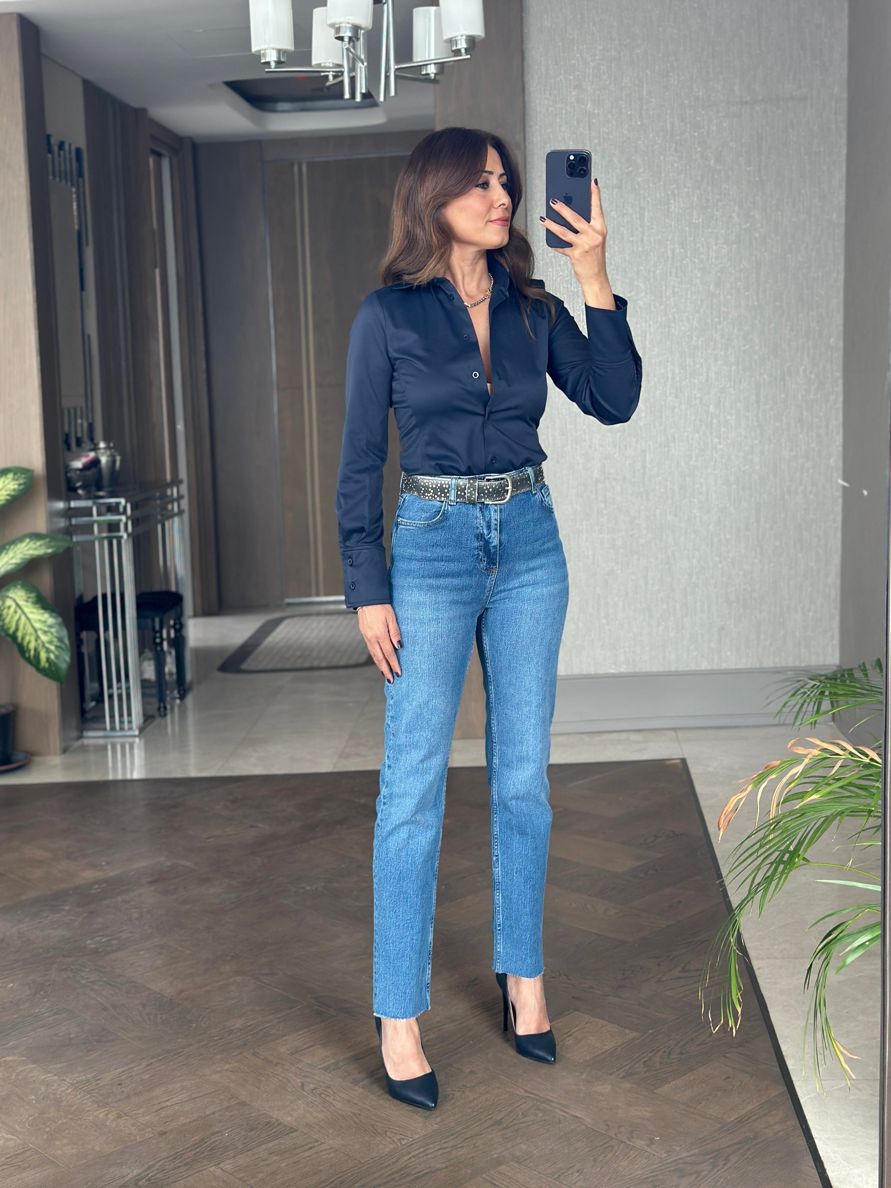 Lacivert Karol Dikiş Detaylı Klasik Slim Fit Kadın Gömlek