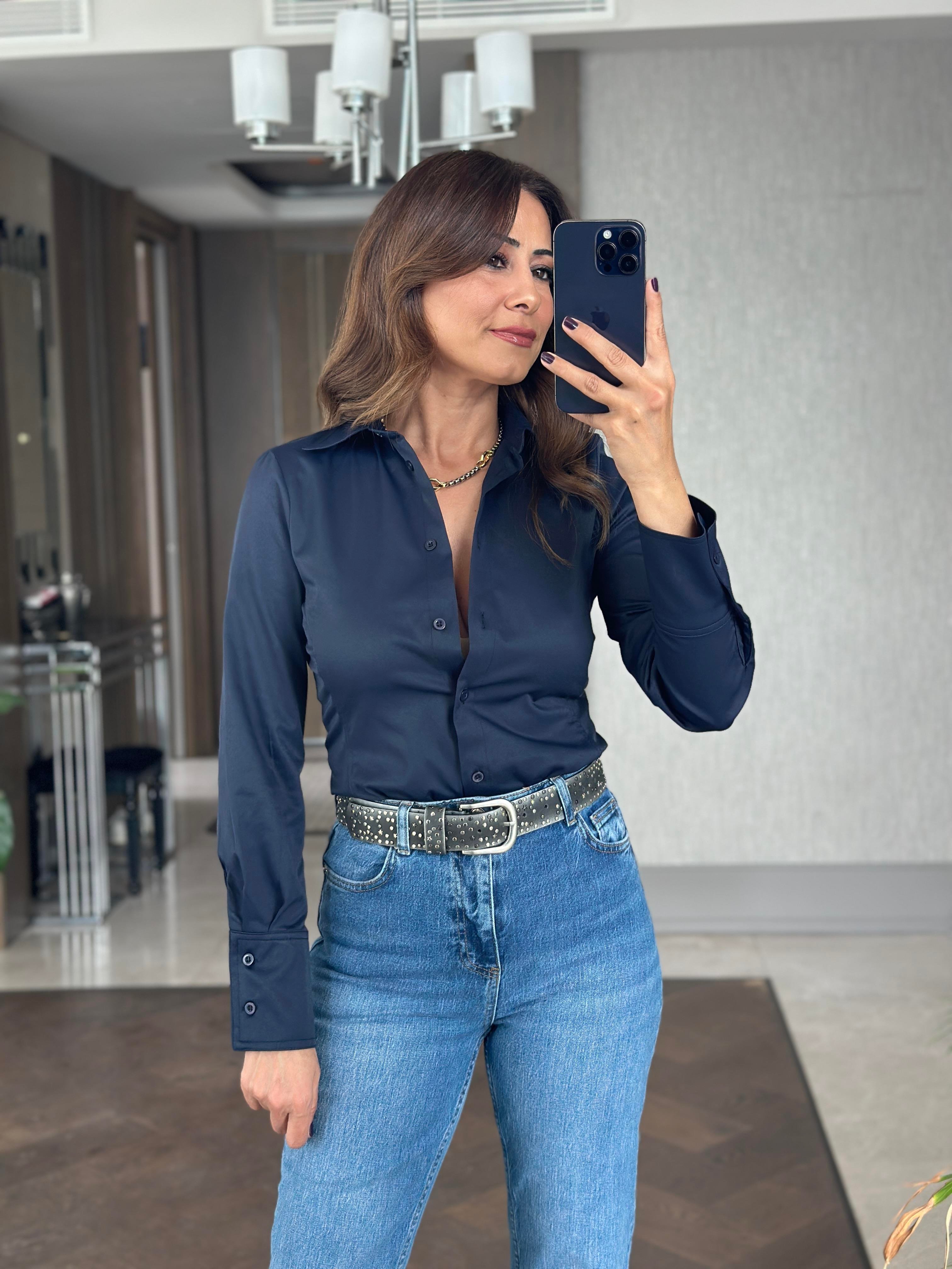 Lacivert Karol Dikiş Detaylı Klasik Slim Fit Kadın Gömlek