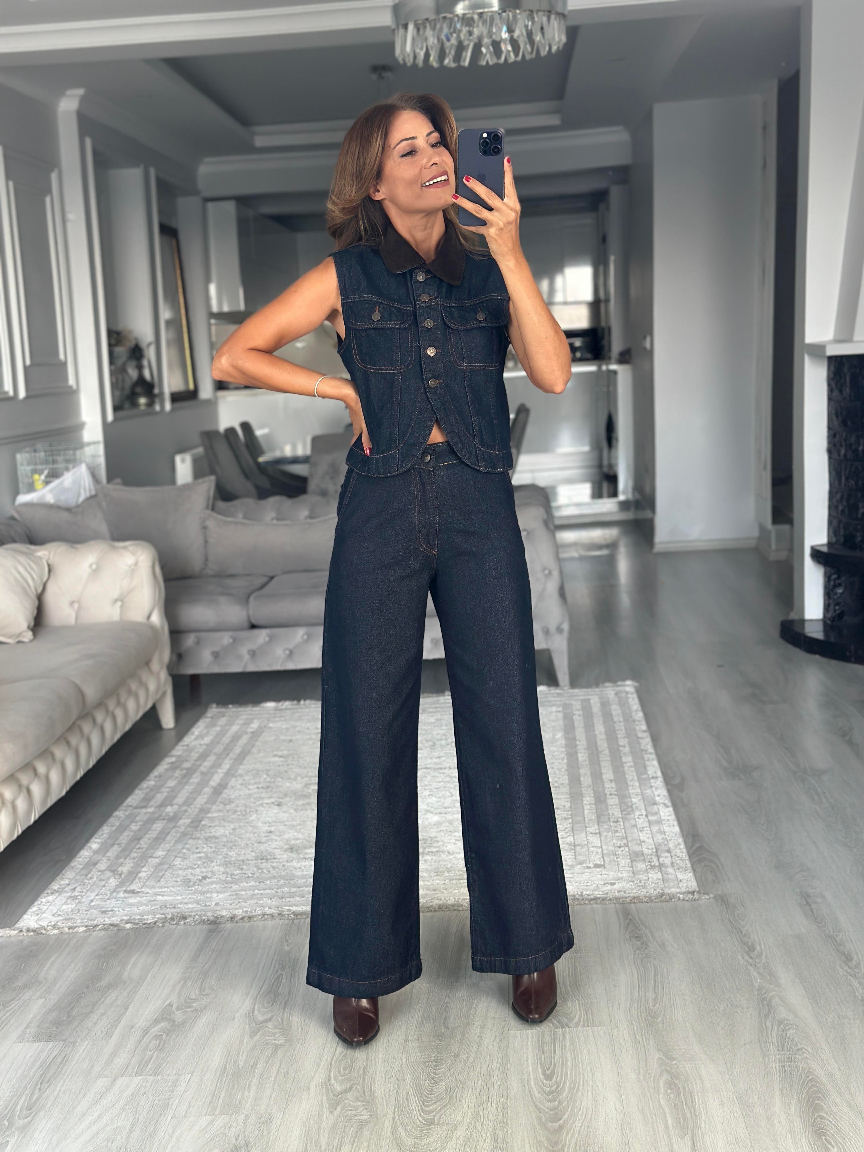 Lacivert Kemeri Düğme Detay Arka Cebi Kapaklı Relaxed Kadın Jean Pantolon