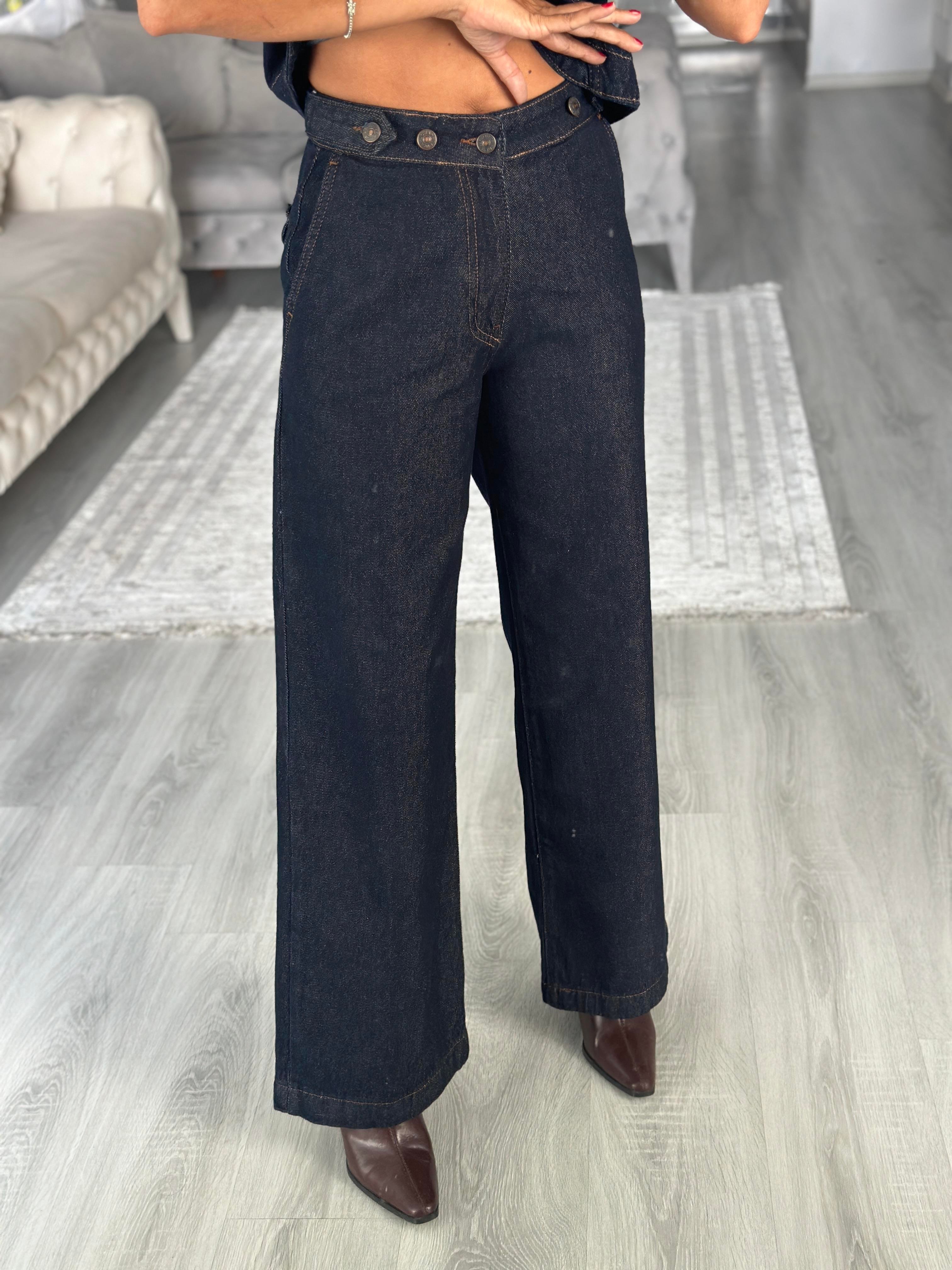 Lacivert Kemeri Düğme Detay Arka Cebi Kapaklı Relaxed Kadın Jean Pantolon