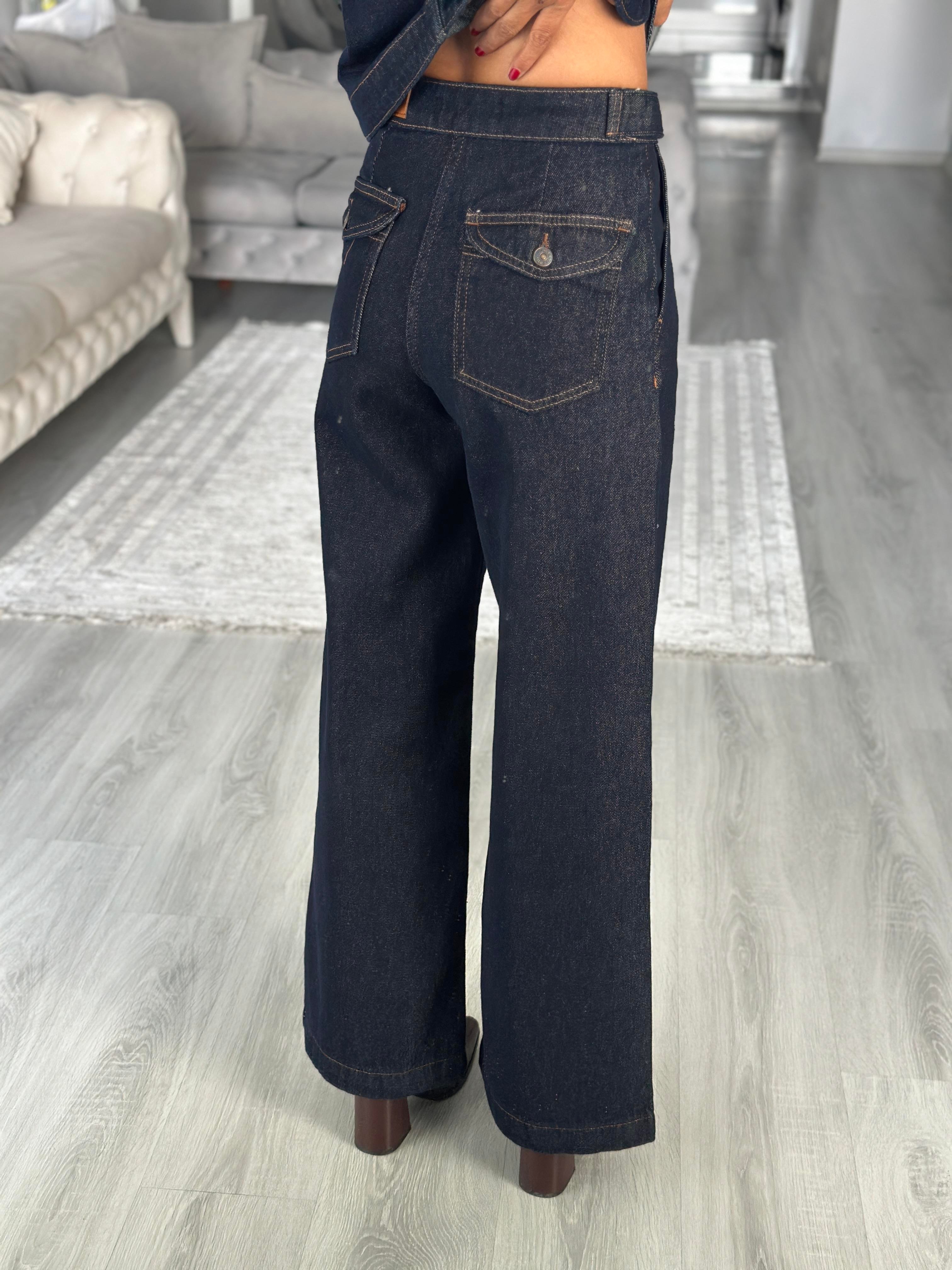 Lacivert Kemeri Düğme Detay Arka Cebi Kapaklı Relaxed Kadın Jean Pantolon