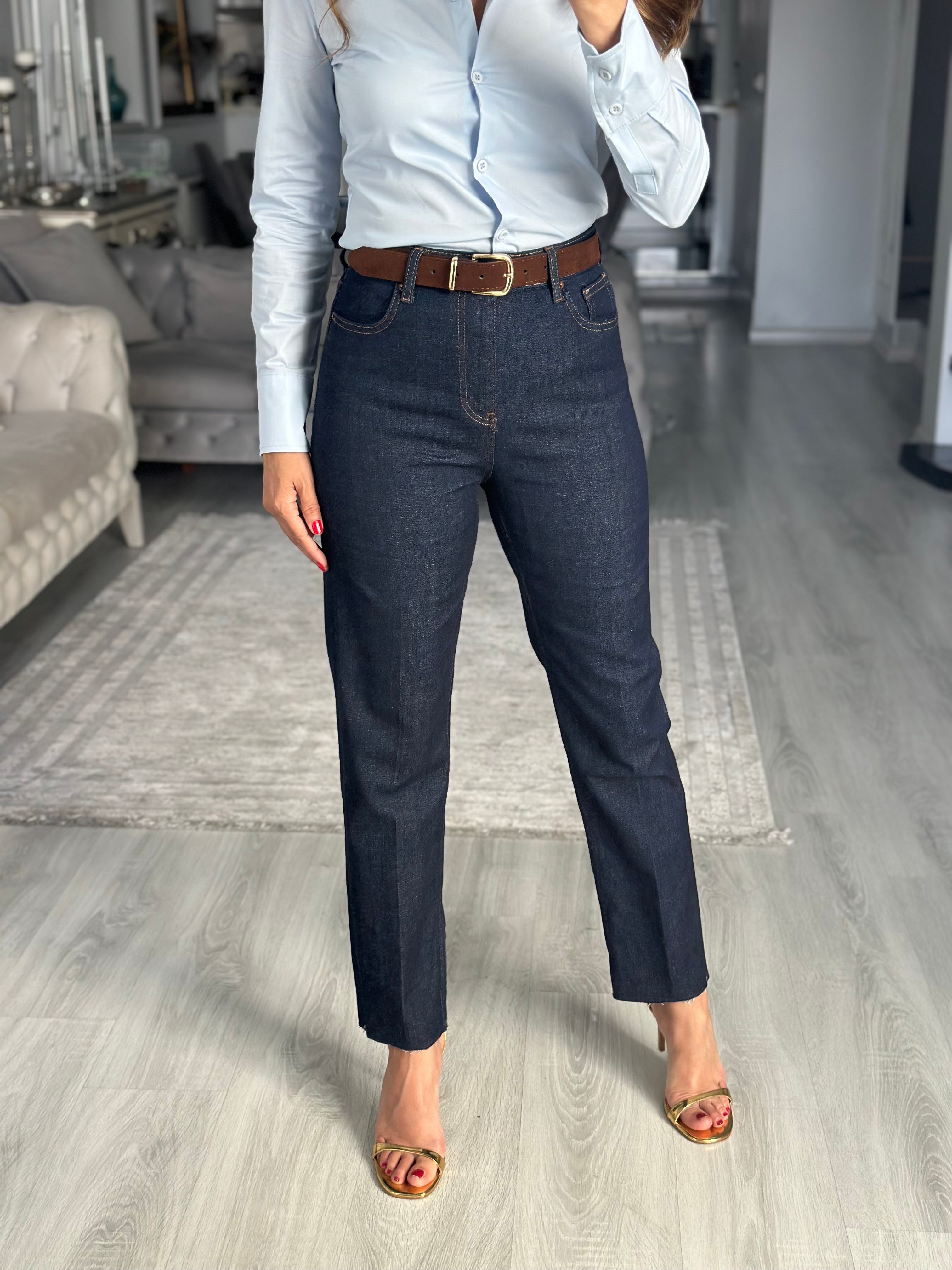 Lacivert Kemerli Straight Cut Kadın Jean Pantolon