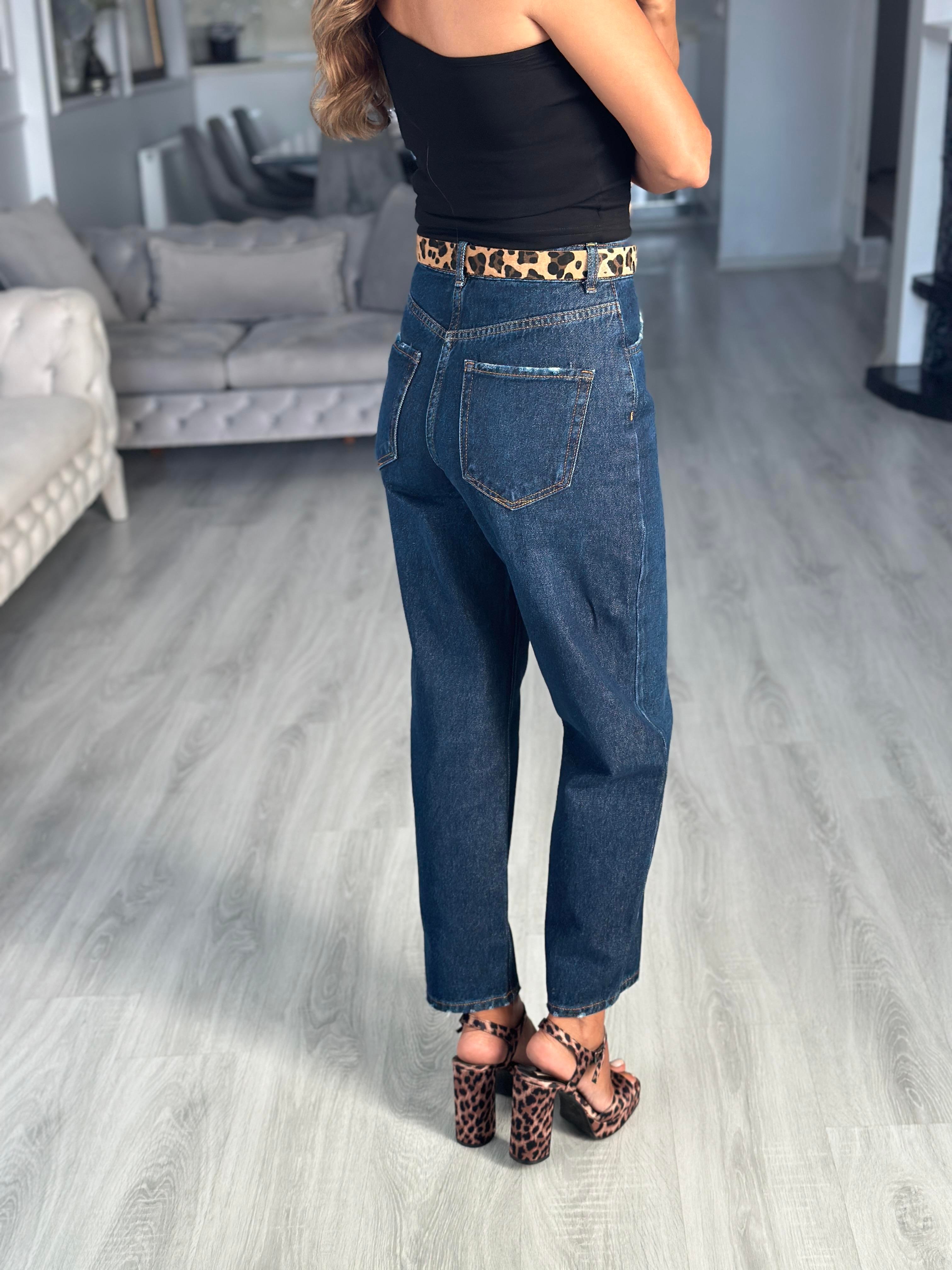 Lacivert Leopar Kemerli Paça Yıpratmalı Kadın Mom Jean Pantolon