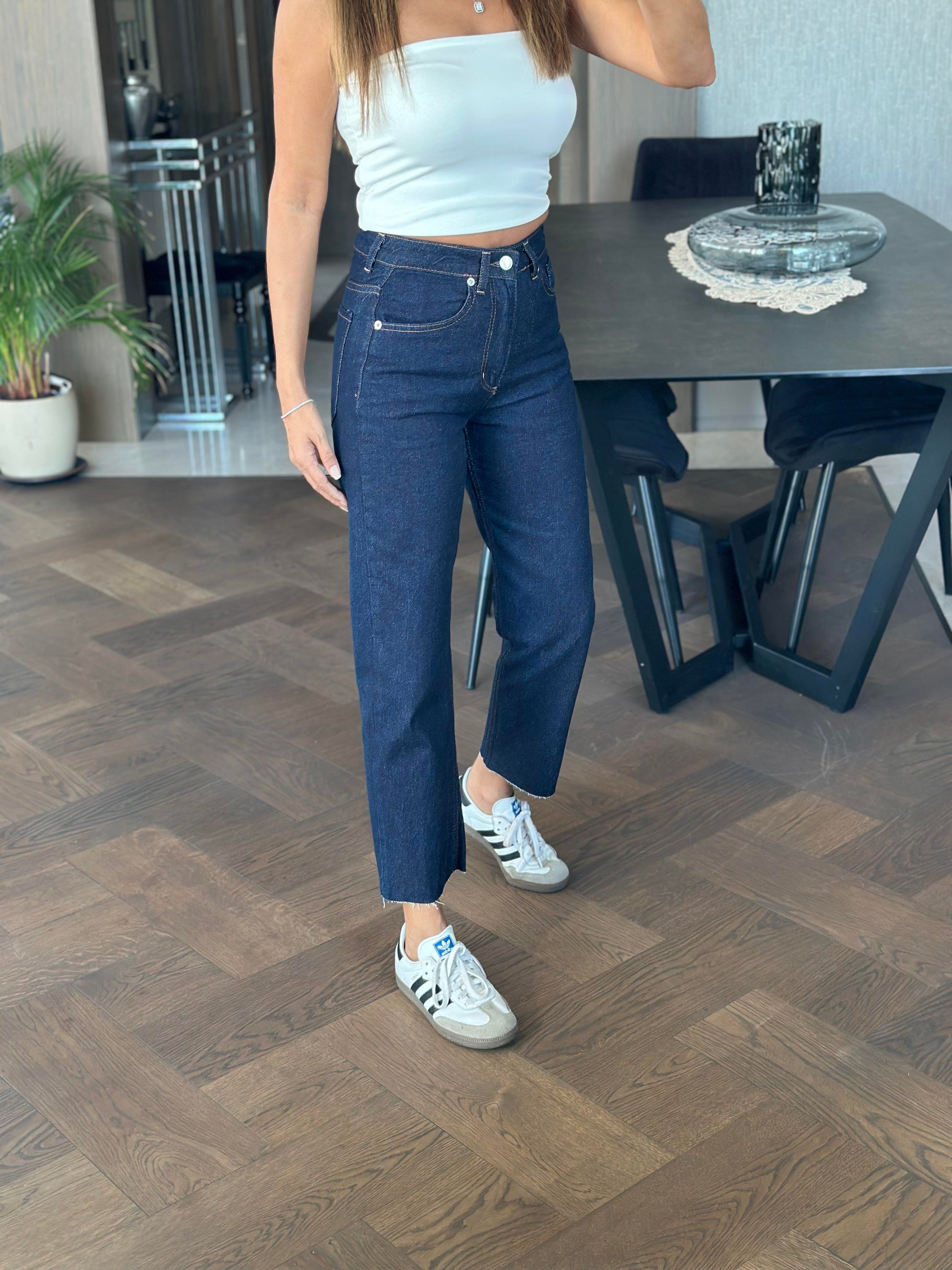 Lacivert Marka Model Kesik Paça Boy Fit Kadın Jean Pantolon