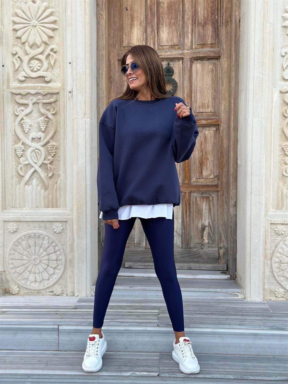 Lacivert Omzu Dikiş Detay Bisiklet Yaka Şardonlu Kadın Sweatshirt