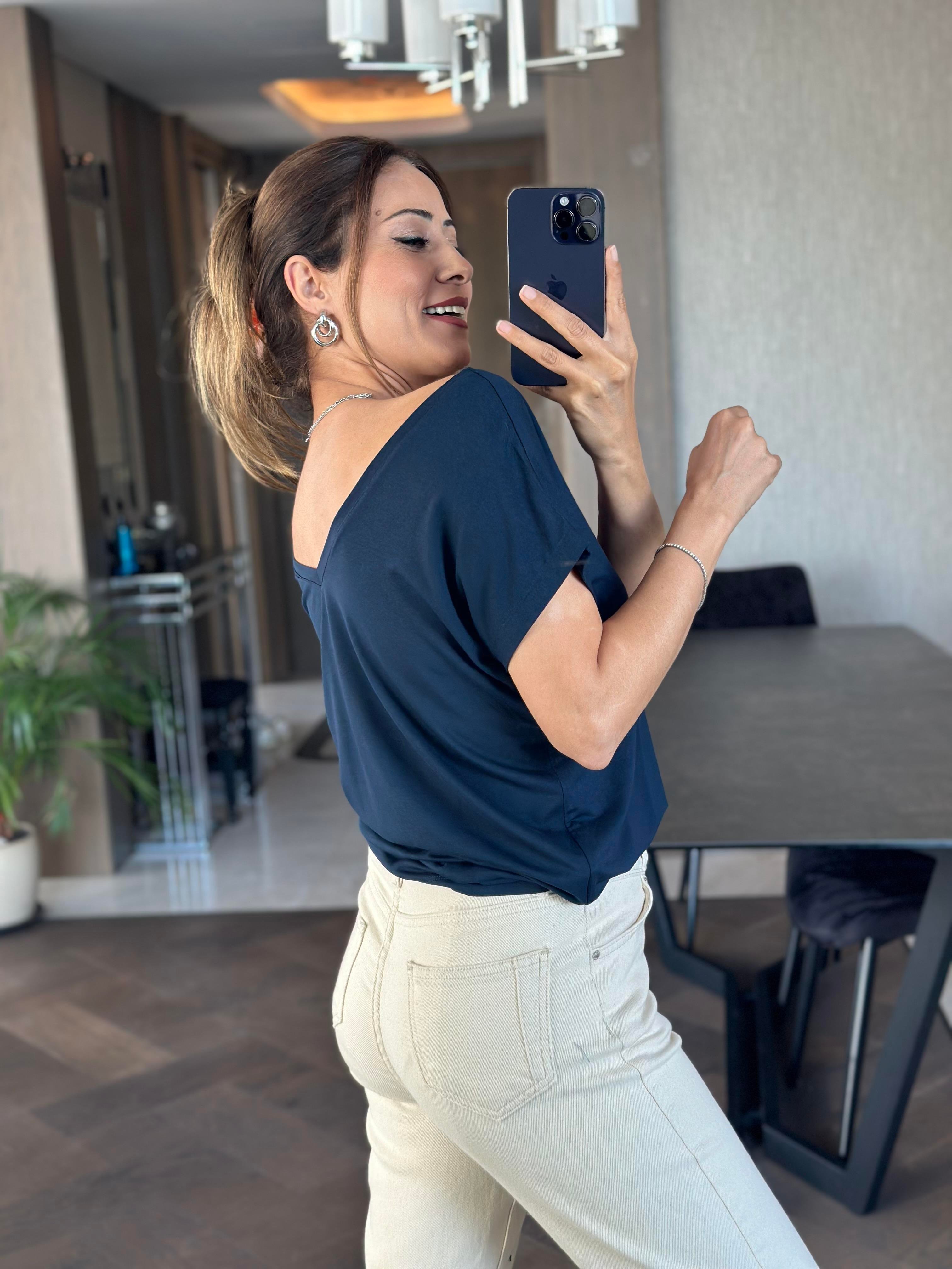 Lacivert Ön Arka V Yaka Kısa Yarasa Kol Kadın T-Shirt