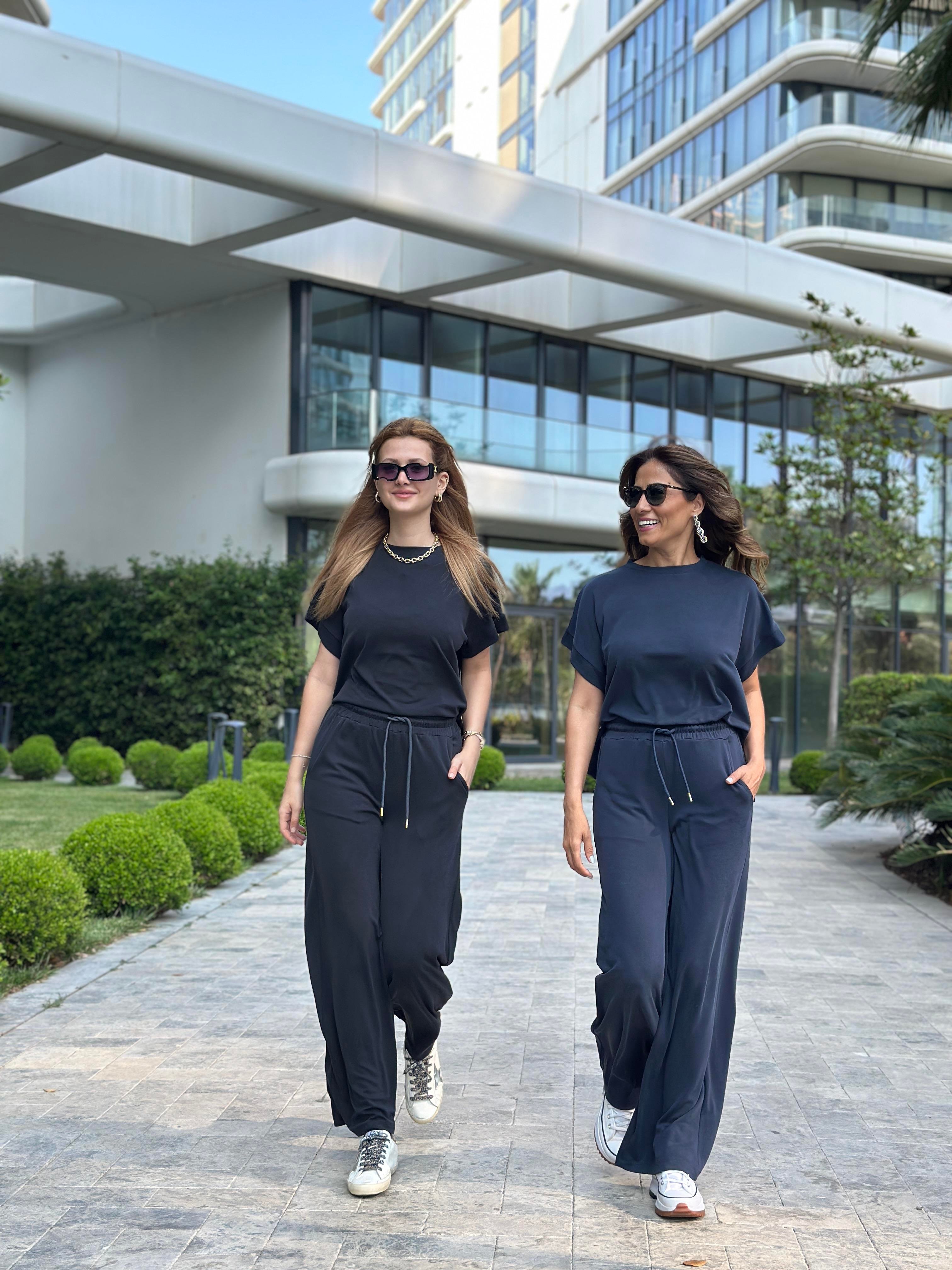 Lacivert Yırtmaçlı T-Shirt Pantolon Kadın İkili Takım