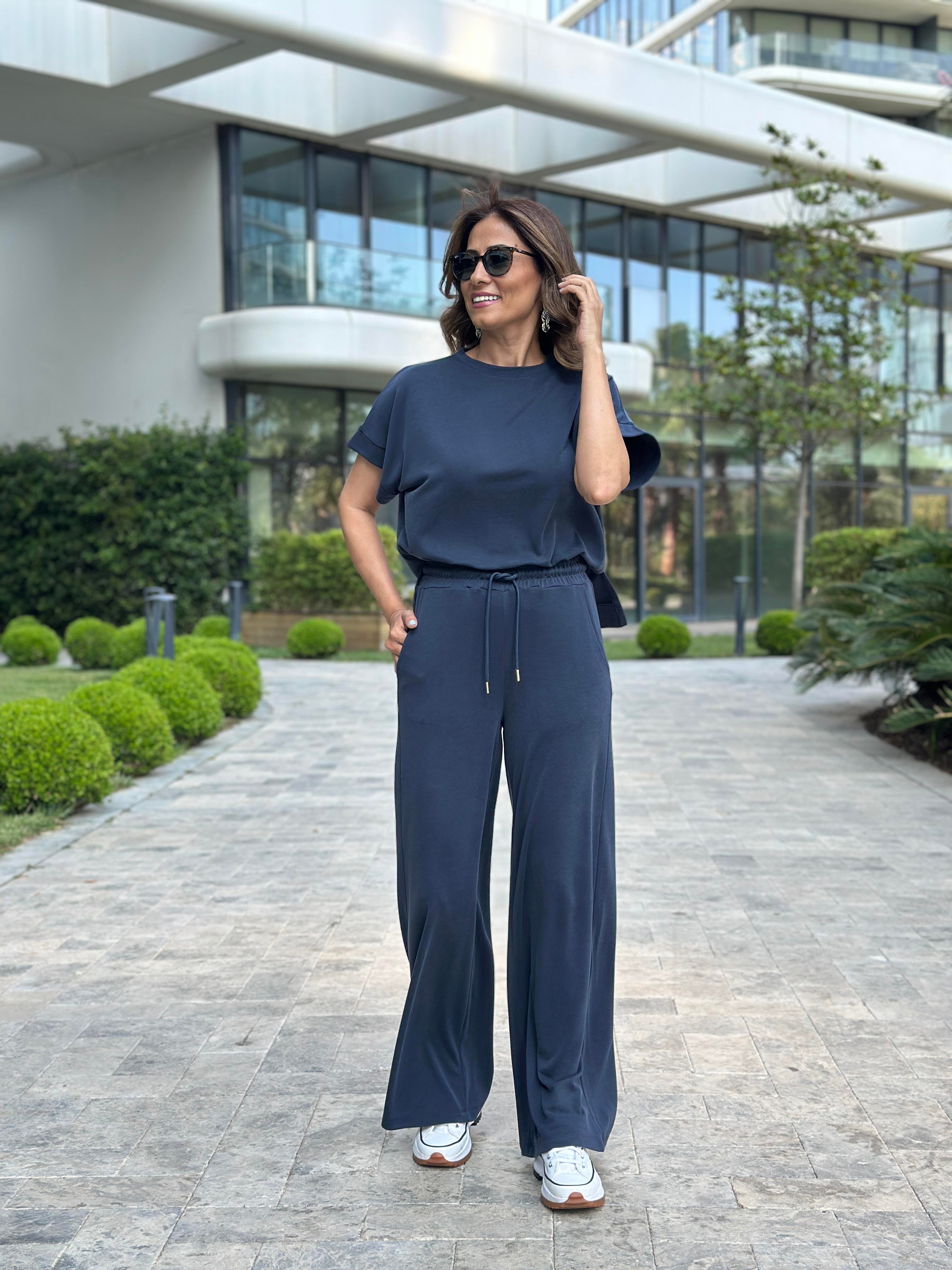 Lacivert Yırtmaçlı T-Shirt Pantolon Kadın İkili Takım