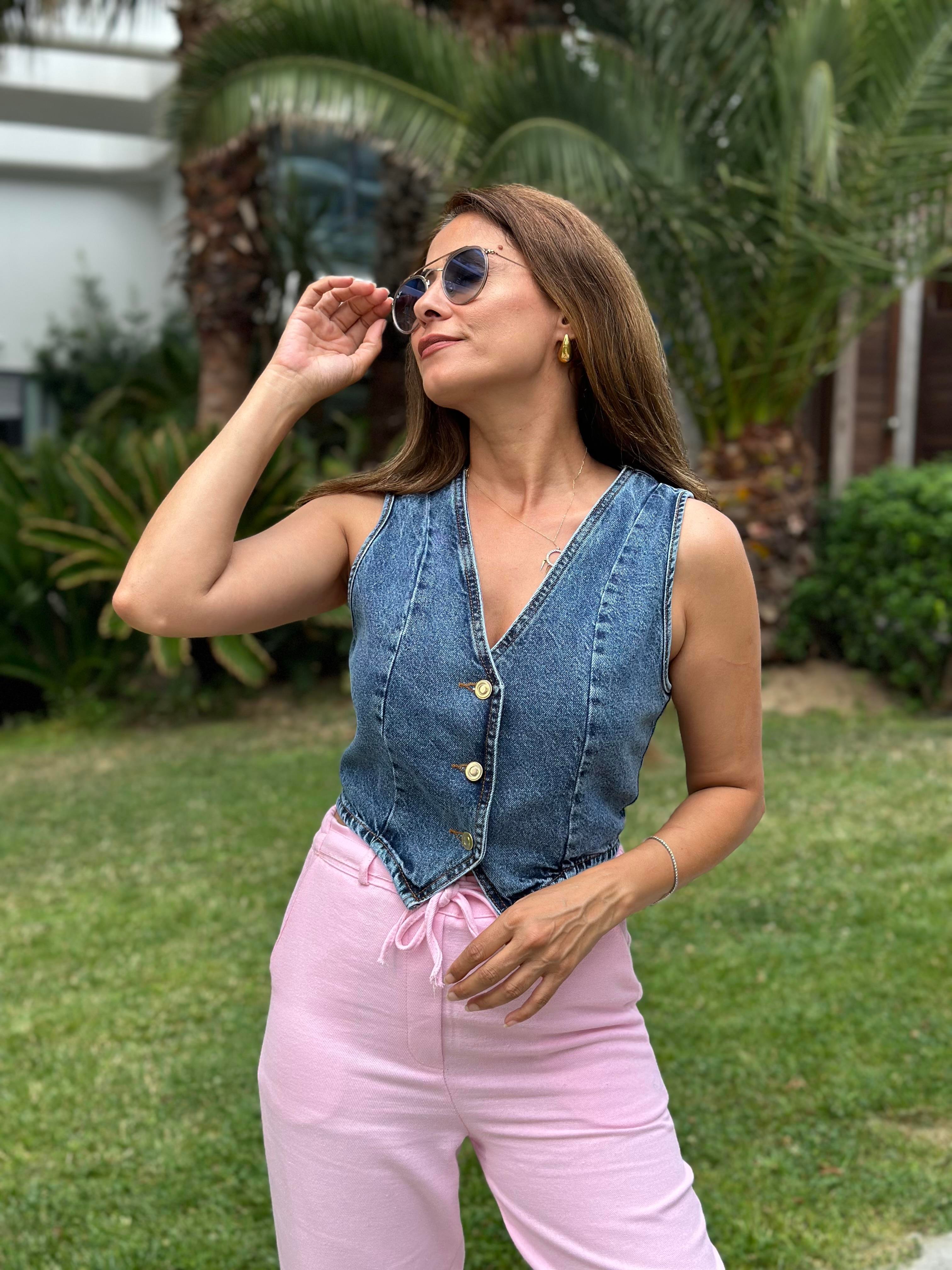 Mavi Üç Gold Düğmeli Kadın Denim Yelek