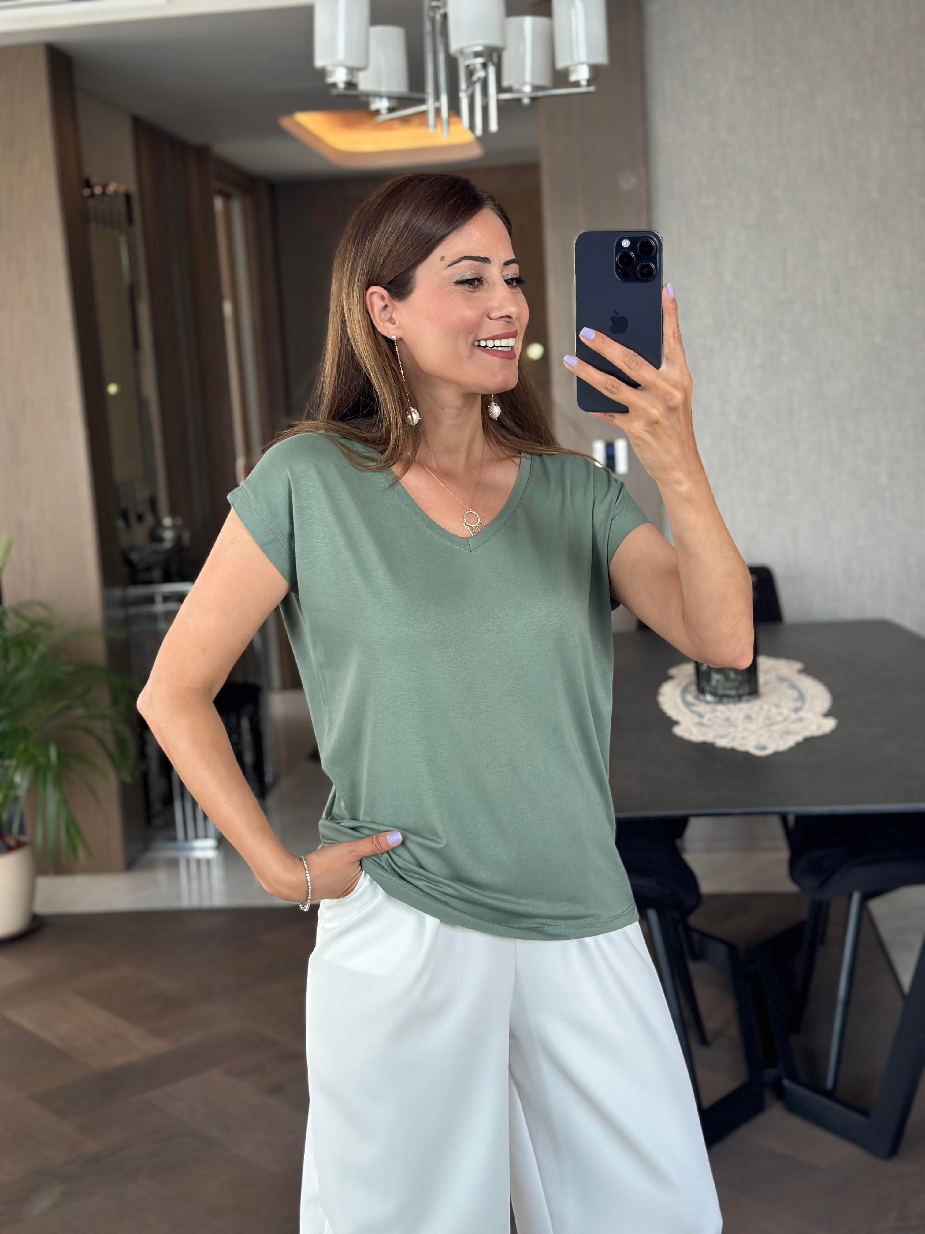 Mint Yeşili V Yaka Kısa Yarasa Kol Basic Kadın T-Shirt