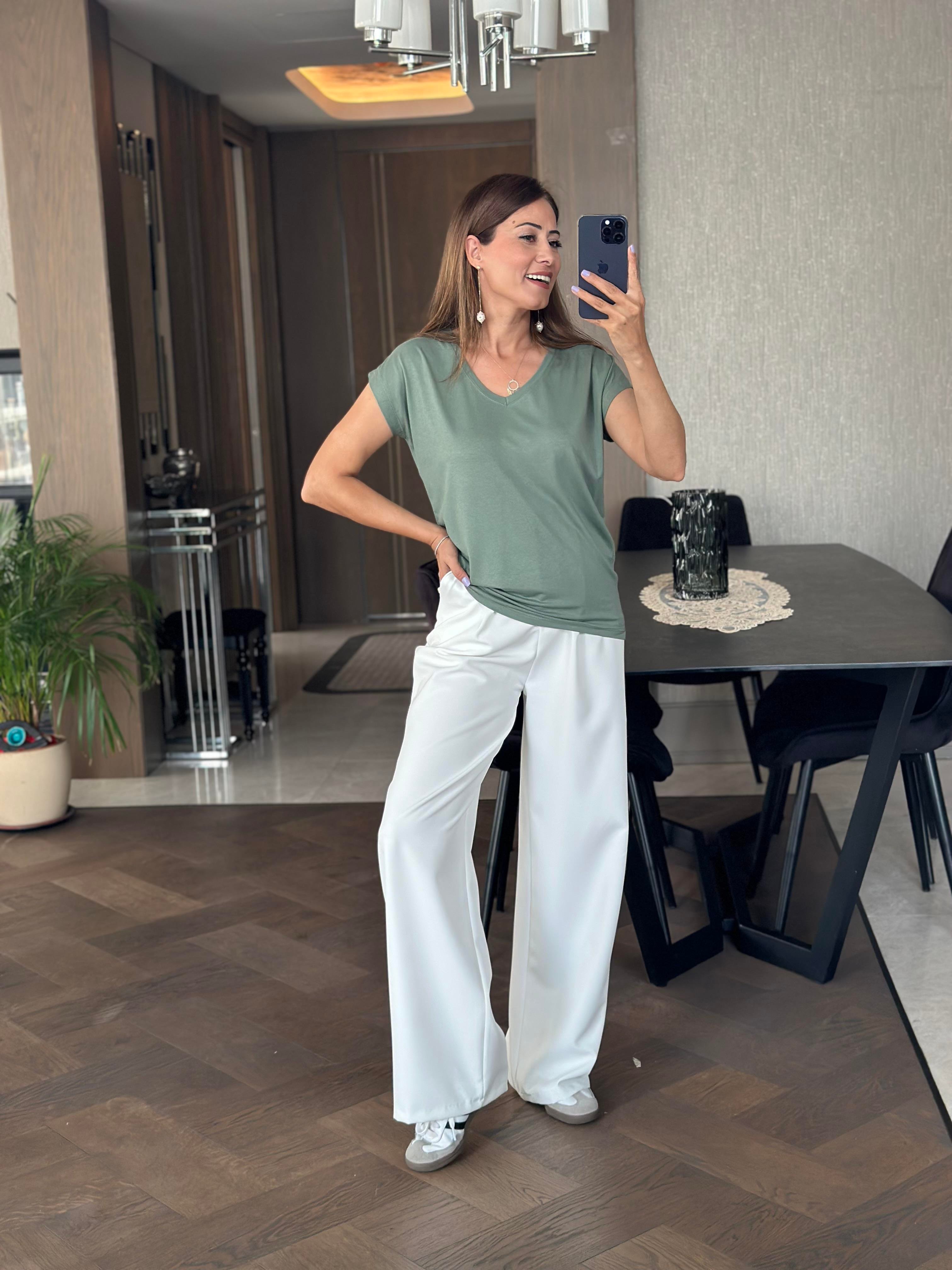 Mint Yeşili V Yaka Kısa Yarasa Kol Basic Kadın T-Shirt