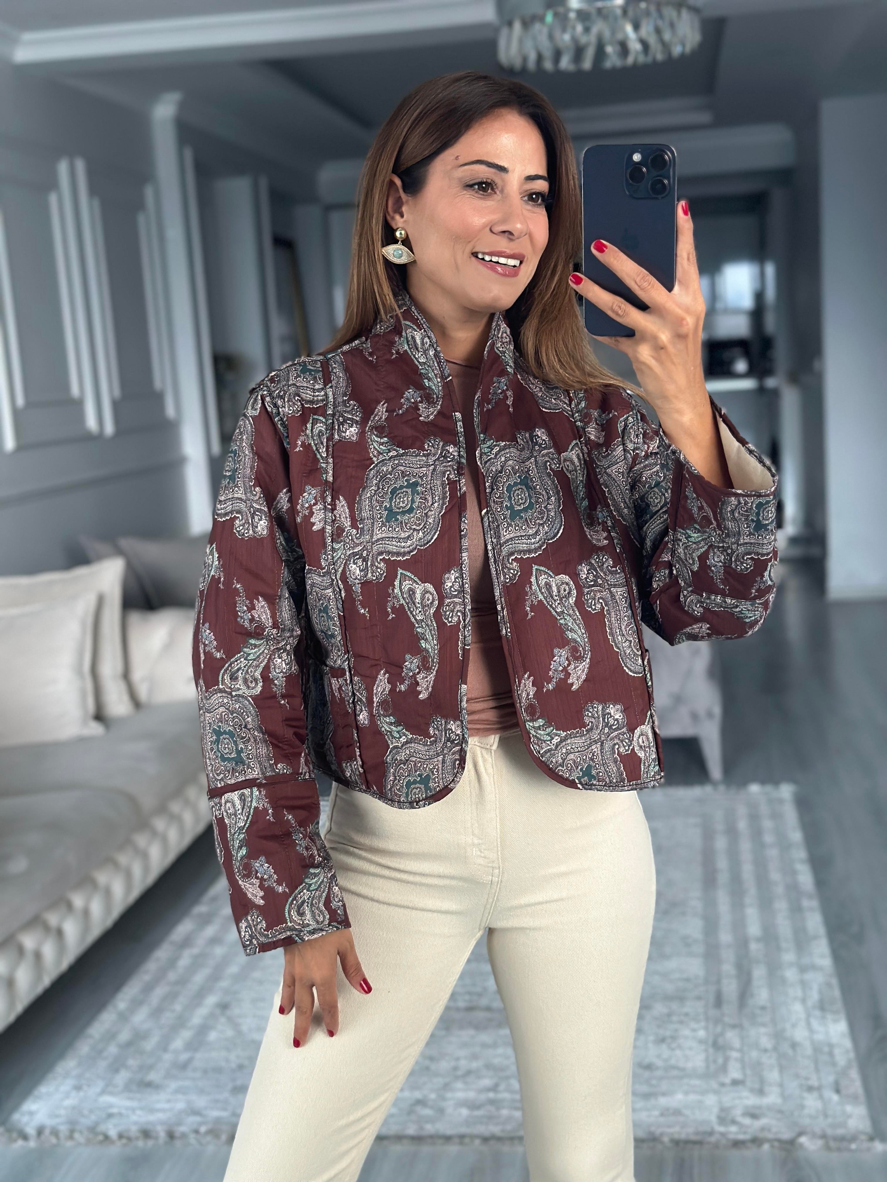 Naturel Çift Taraflı Nakışlı Kadın Kısa Ceket