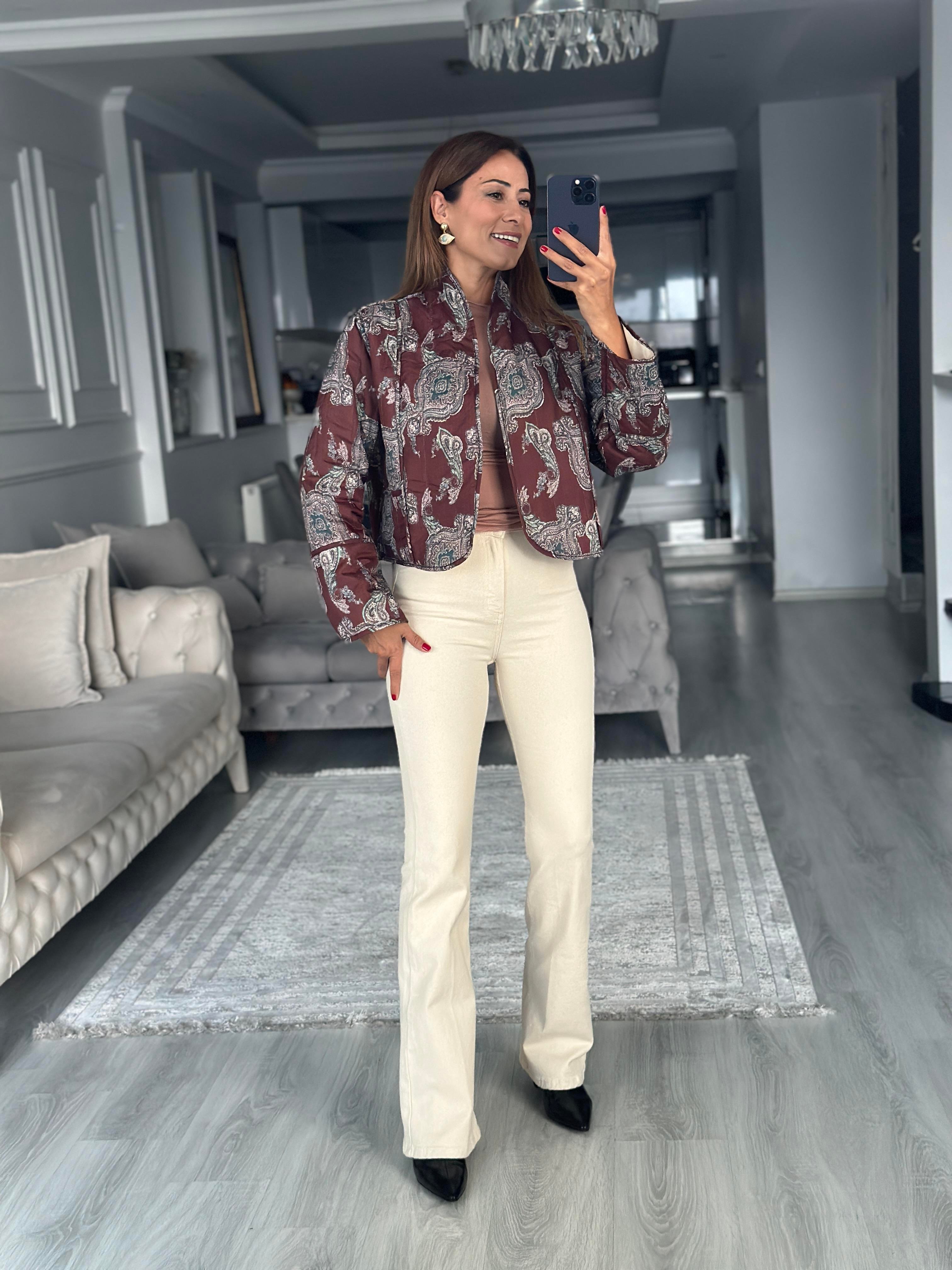 Naturel Çift Taraflı Nakışlı Kadın Kısa Ceket