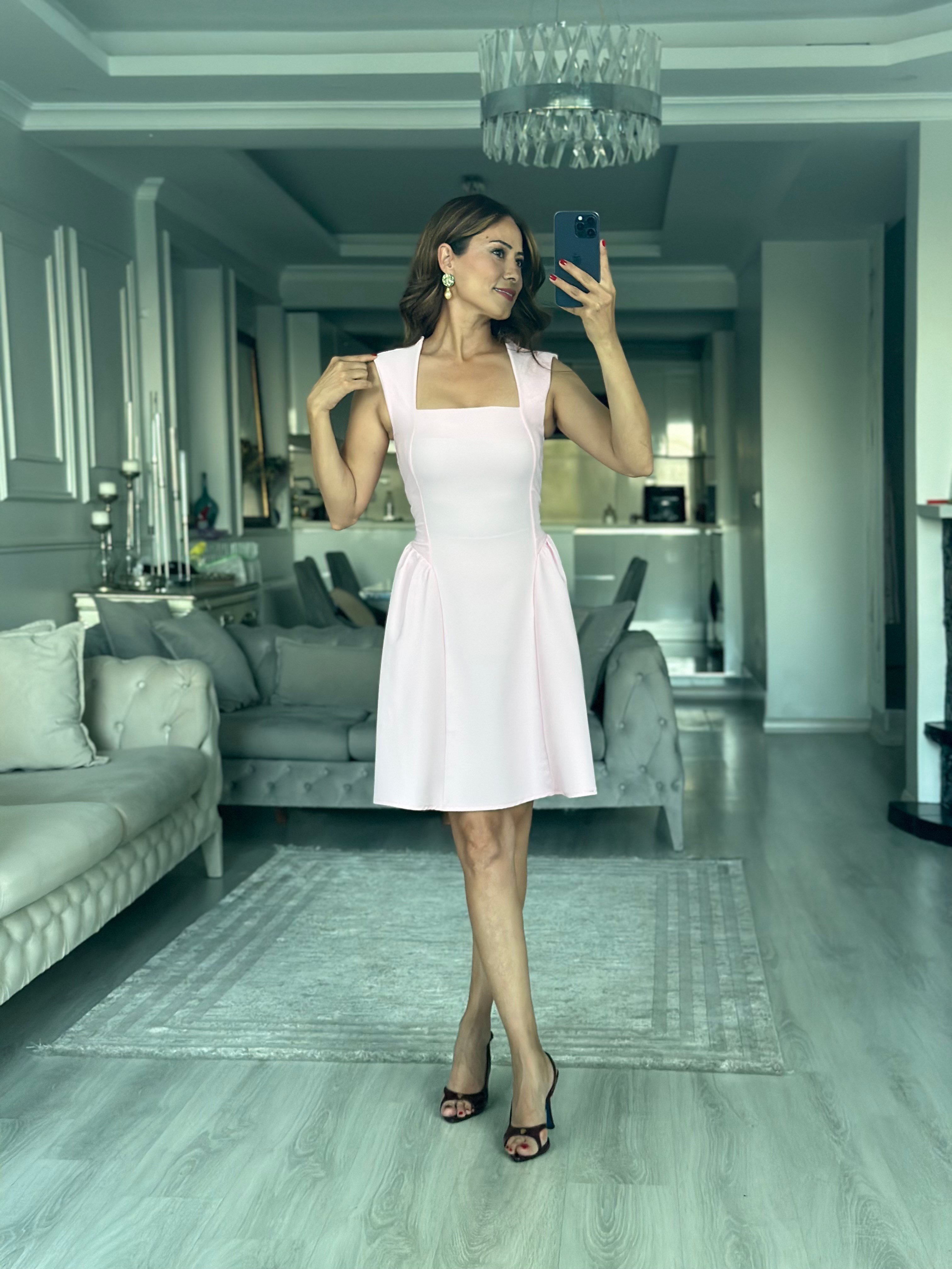 Pembe Kare Yaka Prenses Mini Kadın Elbise 