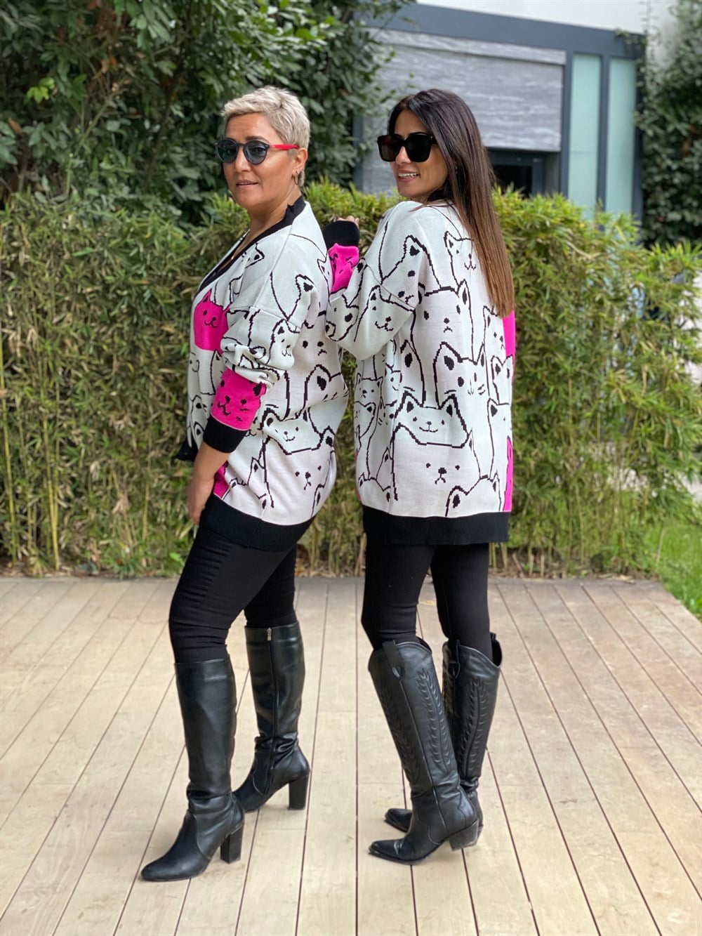 Pembe Kedi Desenli Düğmeli Kadın Hırka