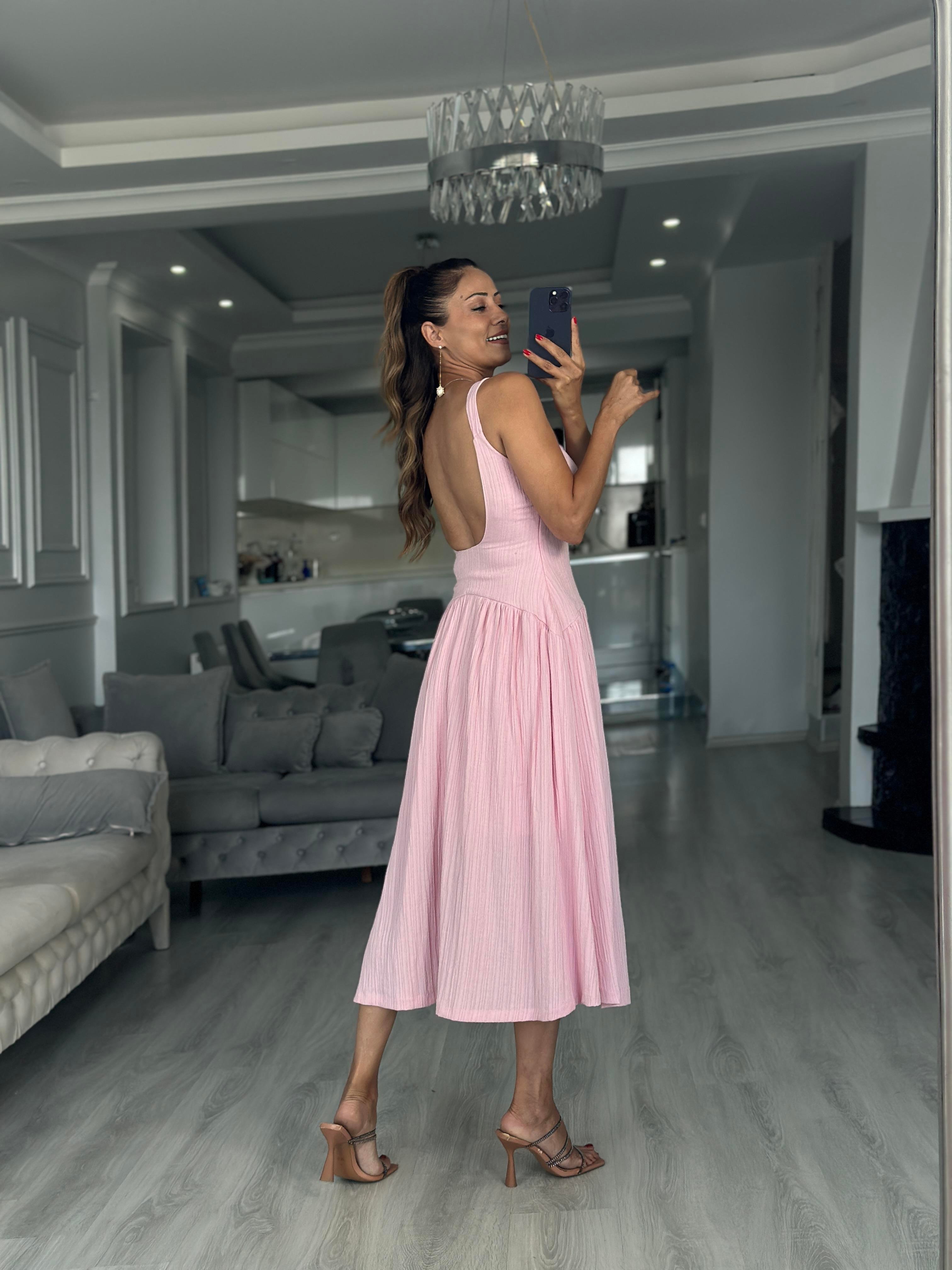 Pembe Sırt Dekolteli Kalın Askılı Midi Boy Kadın Elbise 