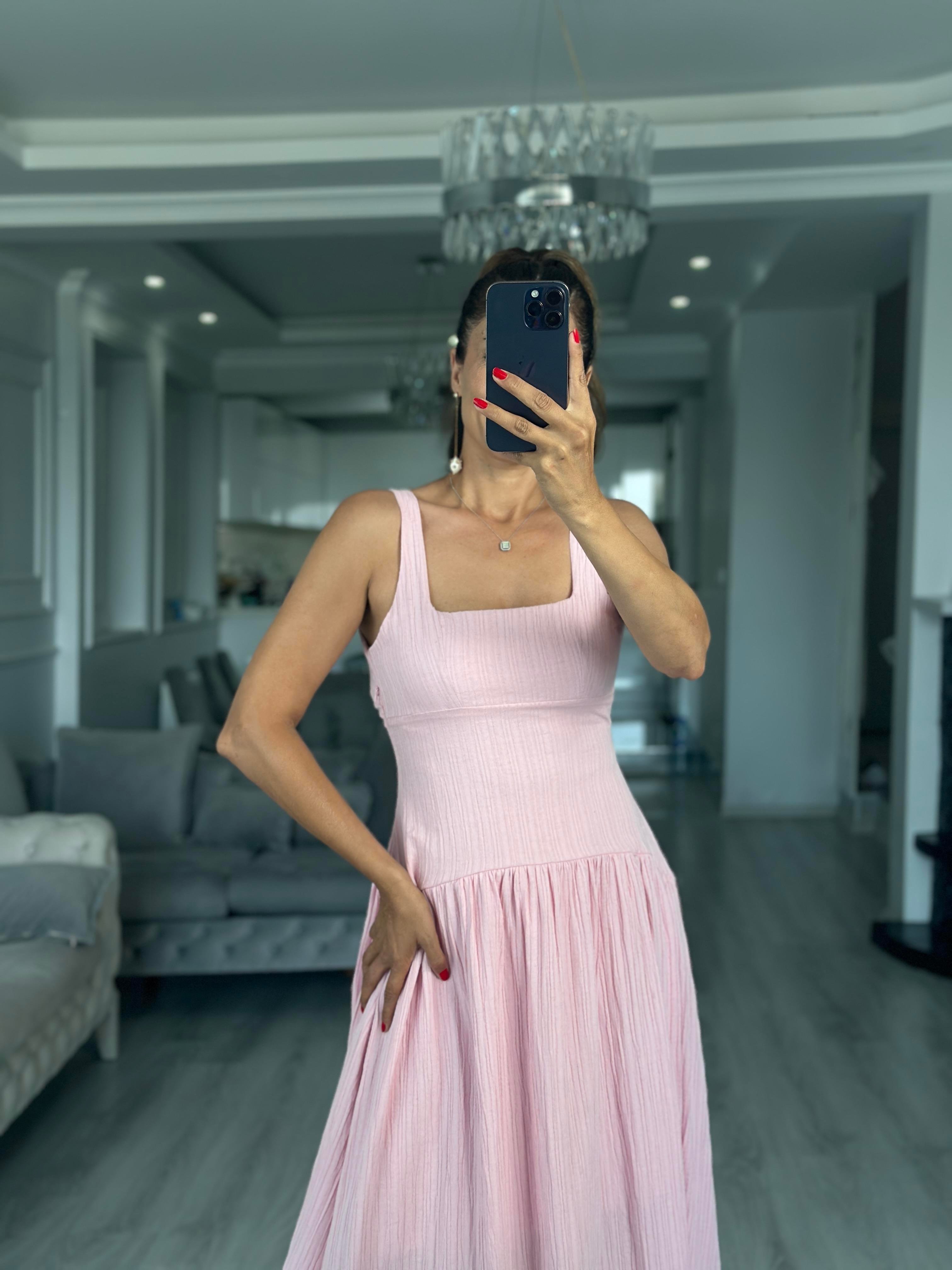 Pembe Sırt Dekolteli Kalın Askılı Midi Boy Kadın Elbise 