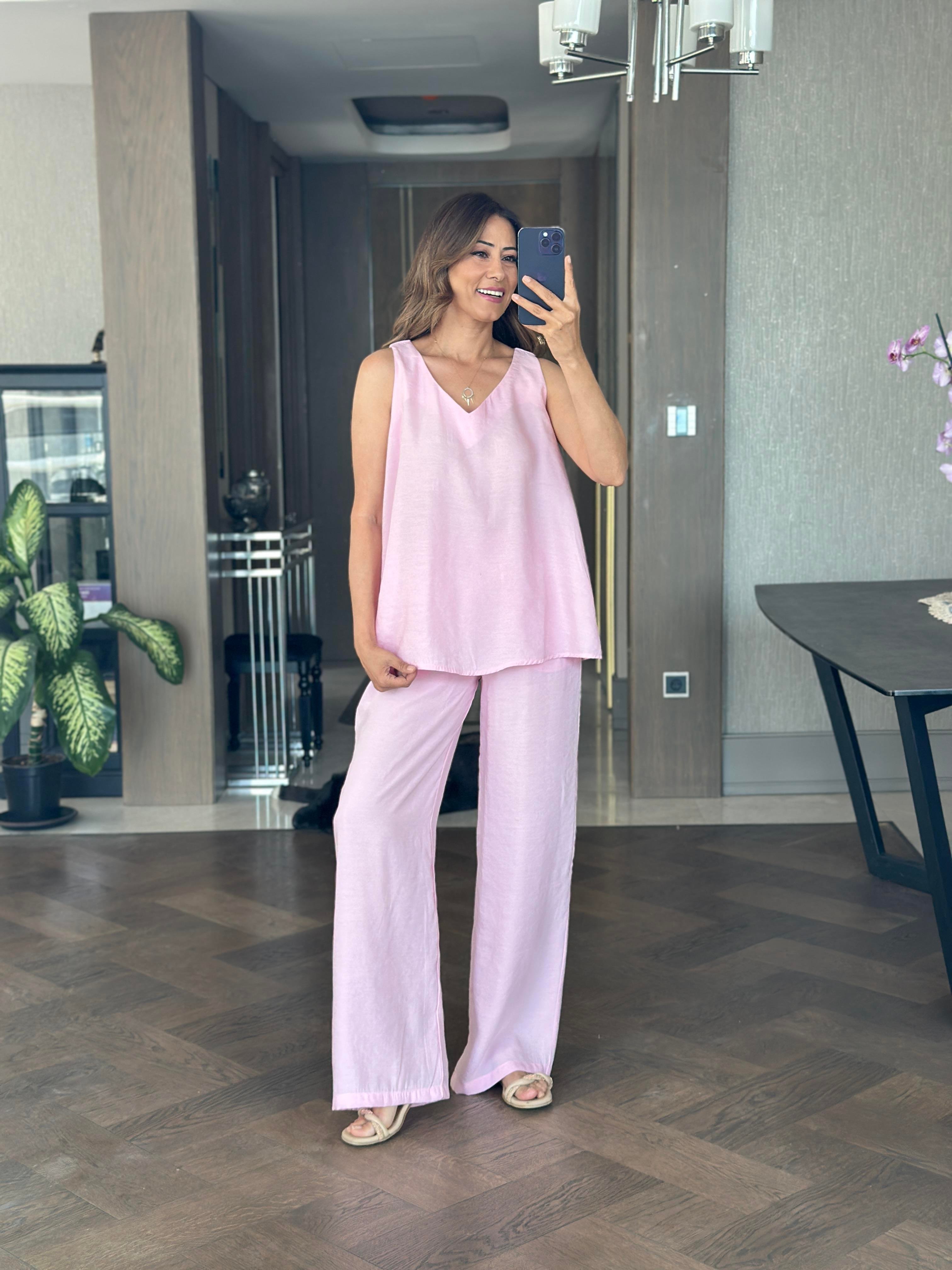 Pembe V Yaka Bluz Bol Paça Pantolon Kadın Alt Üst Takım