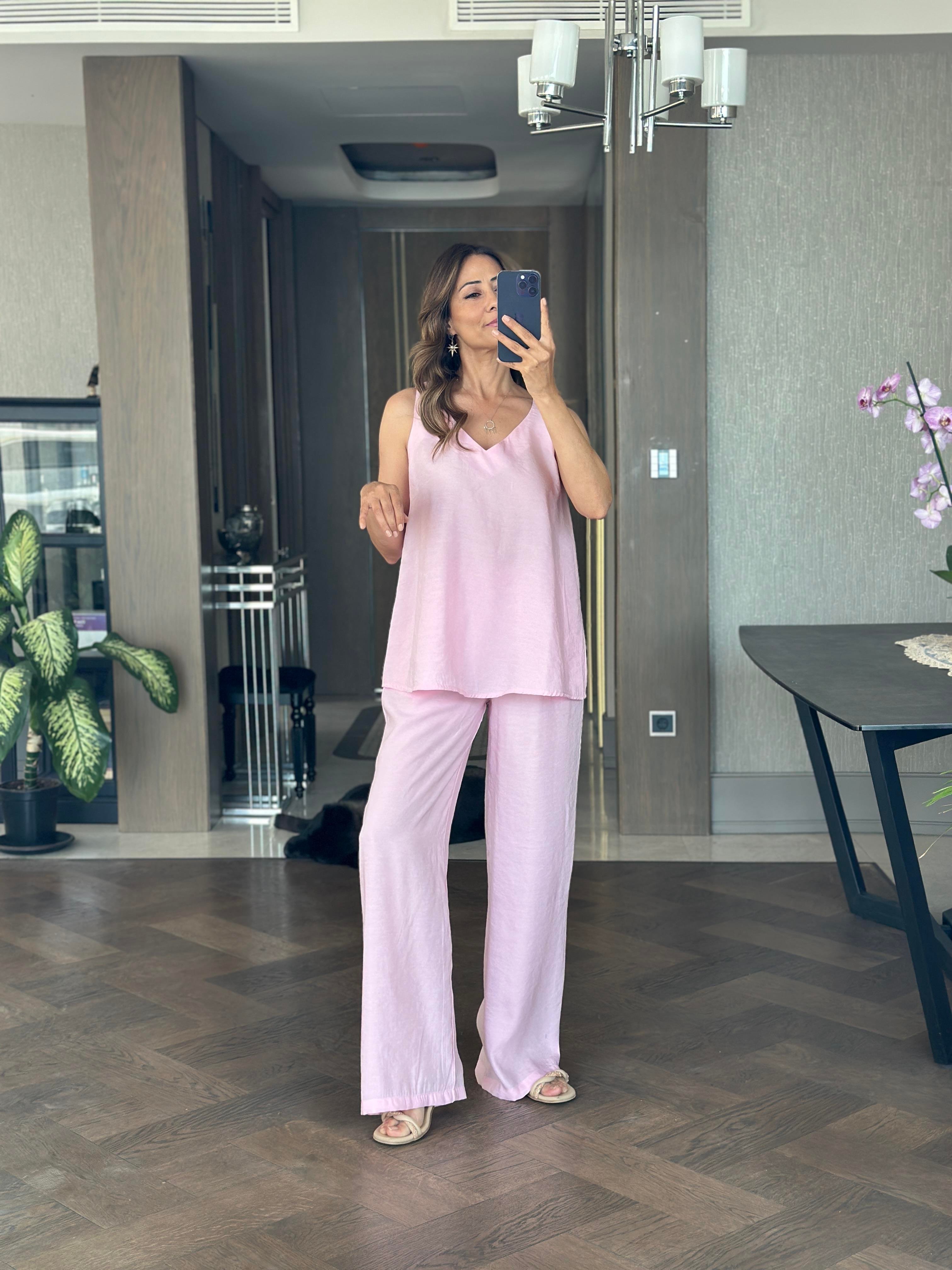 Pembe V Yaka Bluz Bol Paça Pantolon Kadın Alt Üst Takım