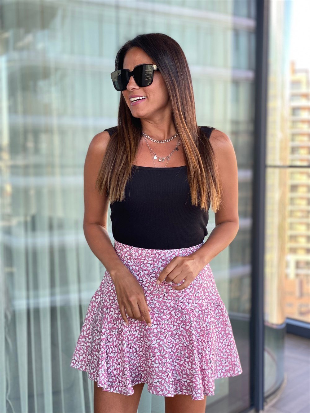 Pembe Yaprak Desen Kuşaklı Şort Etek
